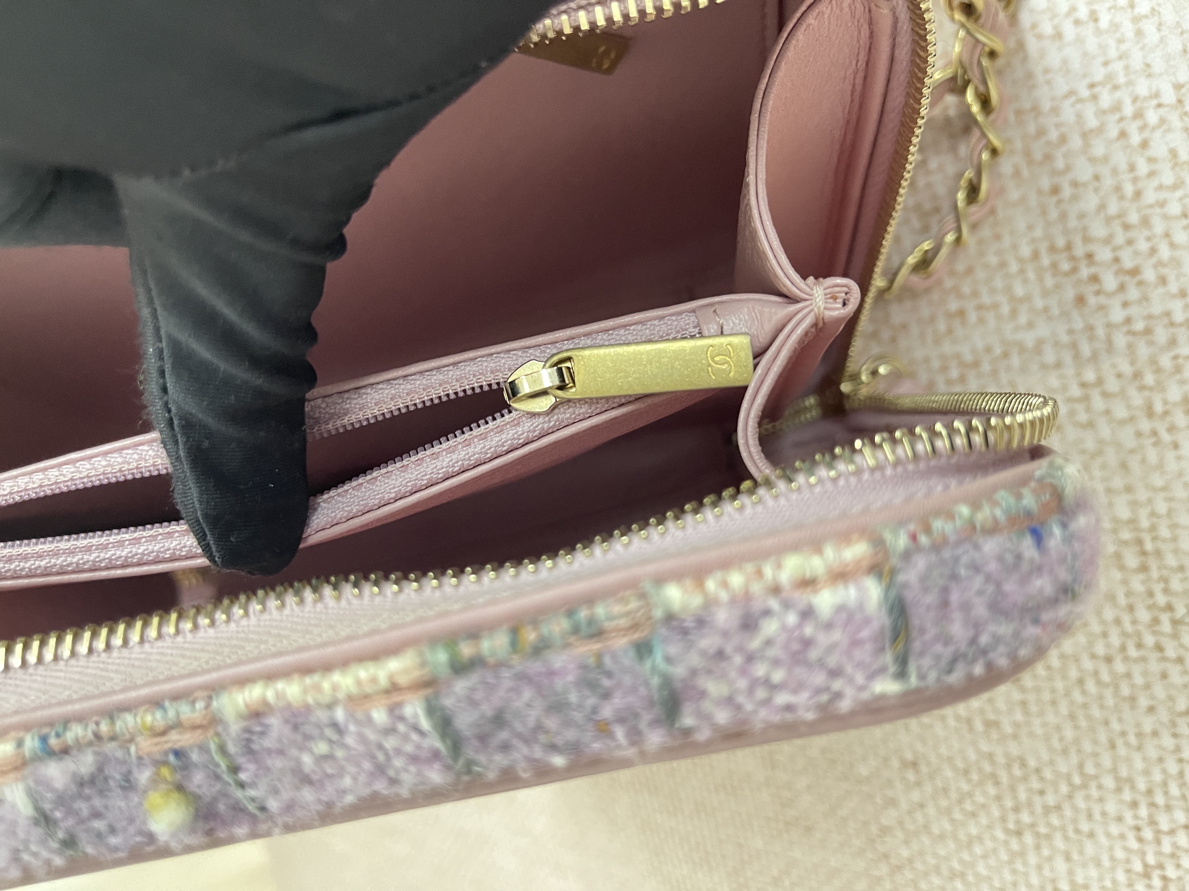 Pre-owned Chanel Tweed CC Filigree Vanity Case/ Product Code: 26042403