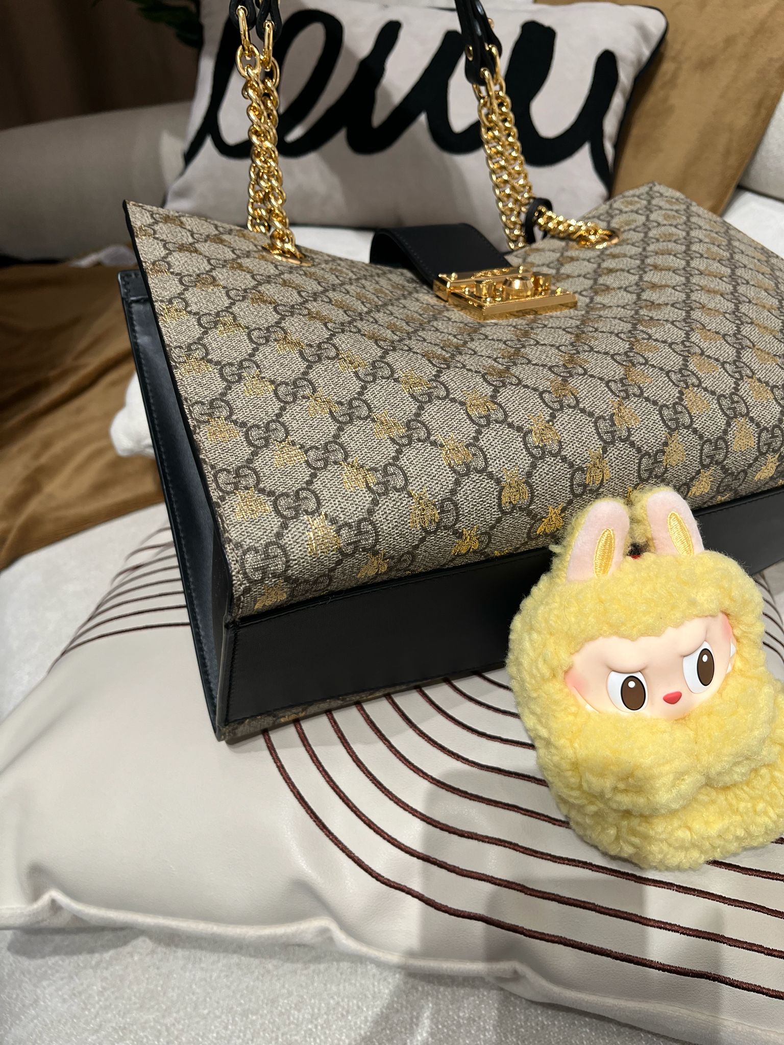 GUCCI PADLOCK GG SUPREME BEE CHAIN SHOULDER BAG  100%Authentic 98%new✅dust bag 