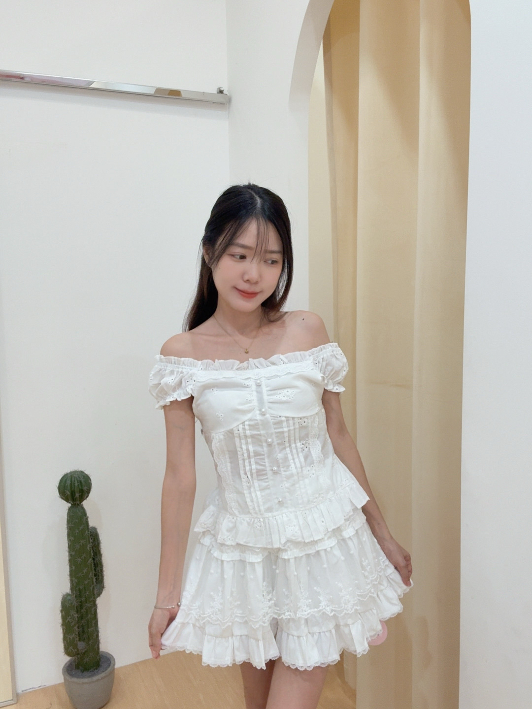 甜美少女感一字肩短袖上衣 R3185