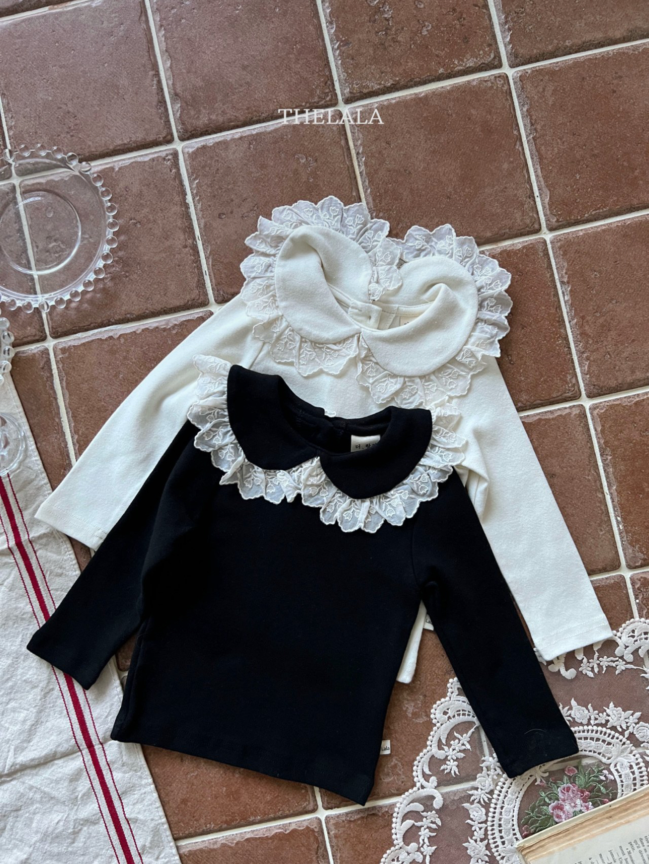🌸預訂 韓國直送🌸🇰🇷THELALA兩色蕾絲花邊翻領長袖上衣