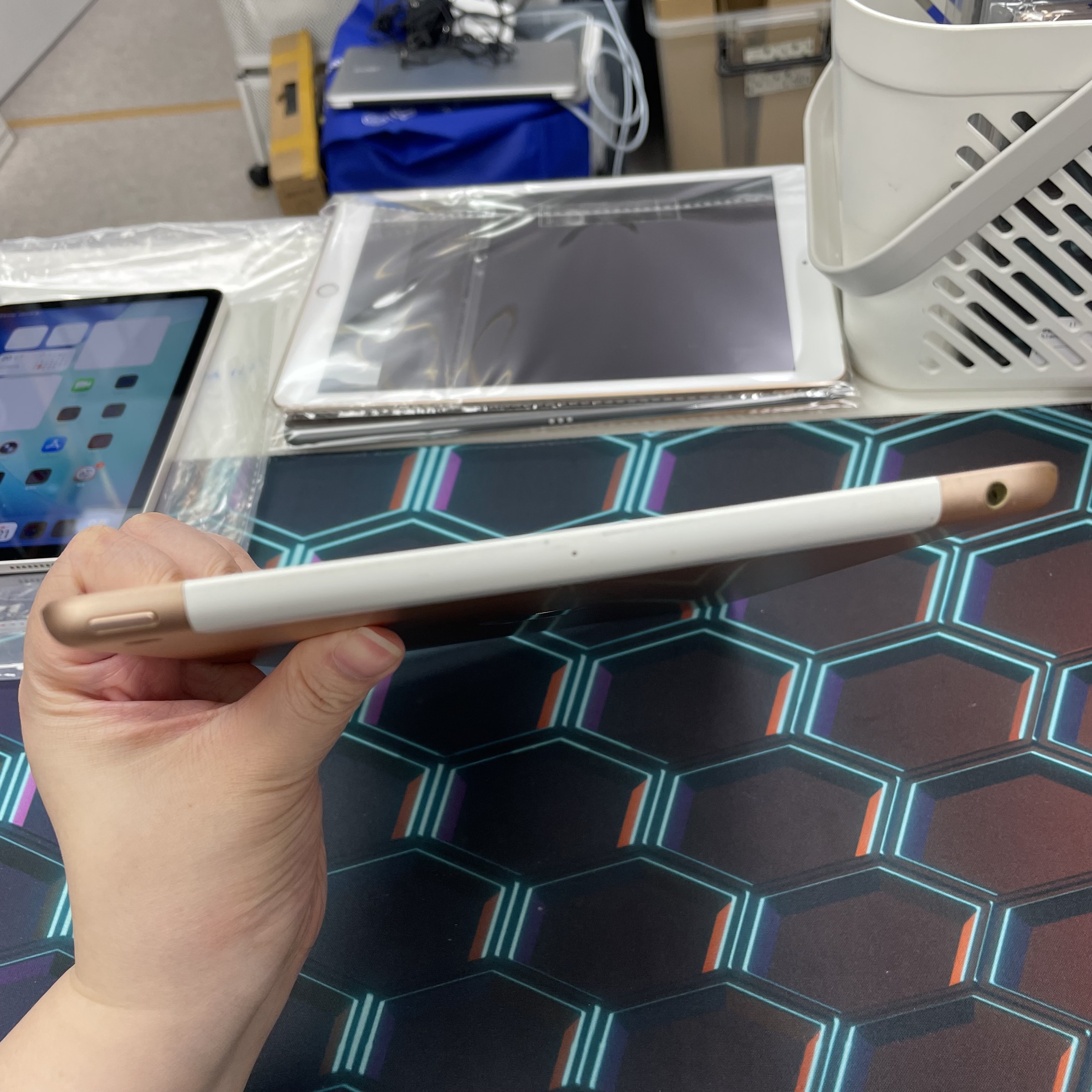 *639381 iPad 6 勁靚機 128GB 插卡版 粉色 pink