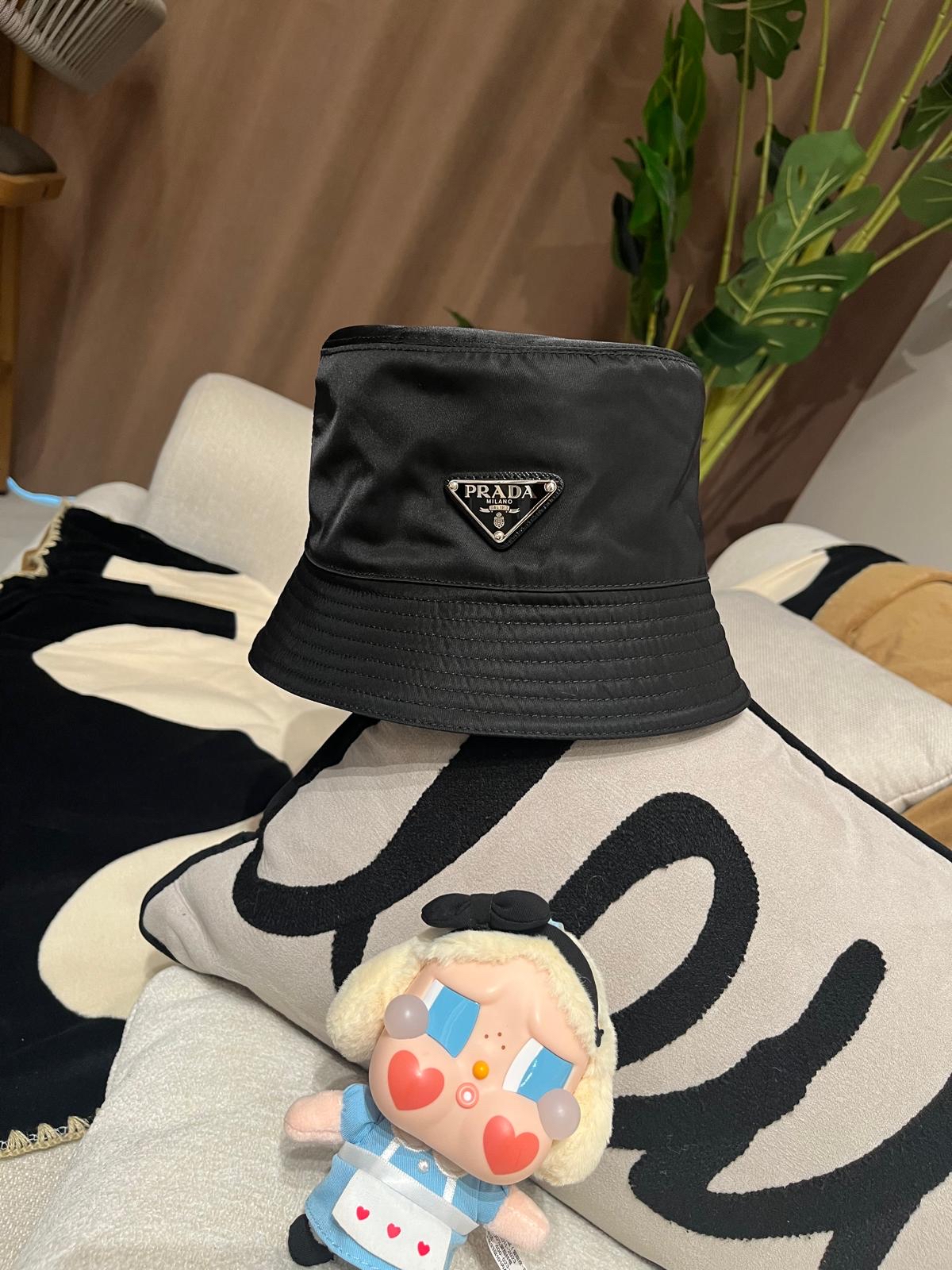 未使用品 Prada re-nylon bucket hat  100%Authentic ,Unused未使用品 ✅ NFC✅dust bag  