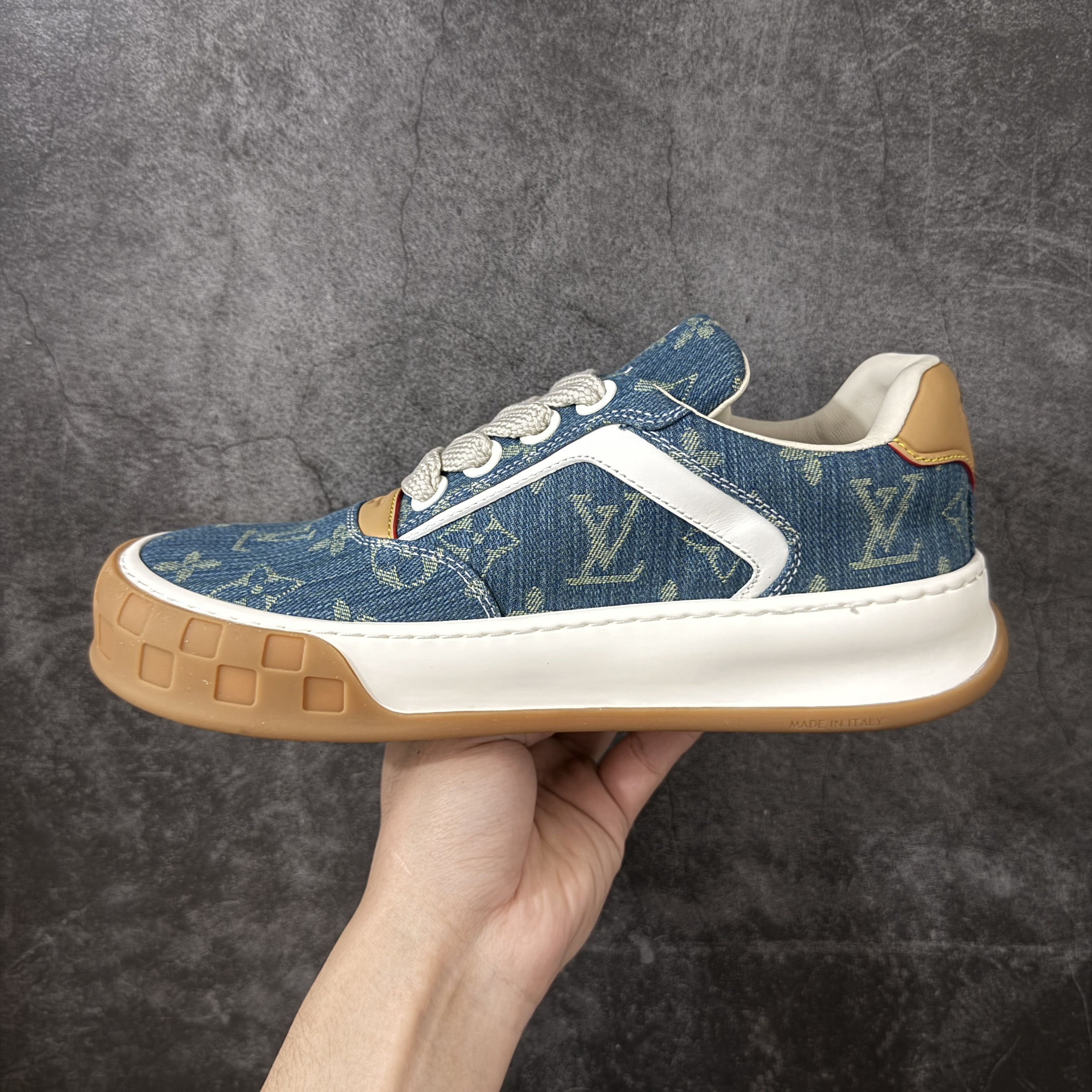 Louis Vuitton LV Tilted 