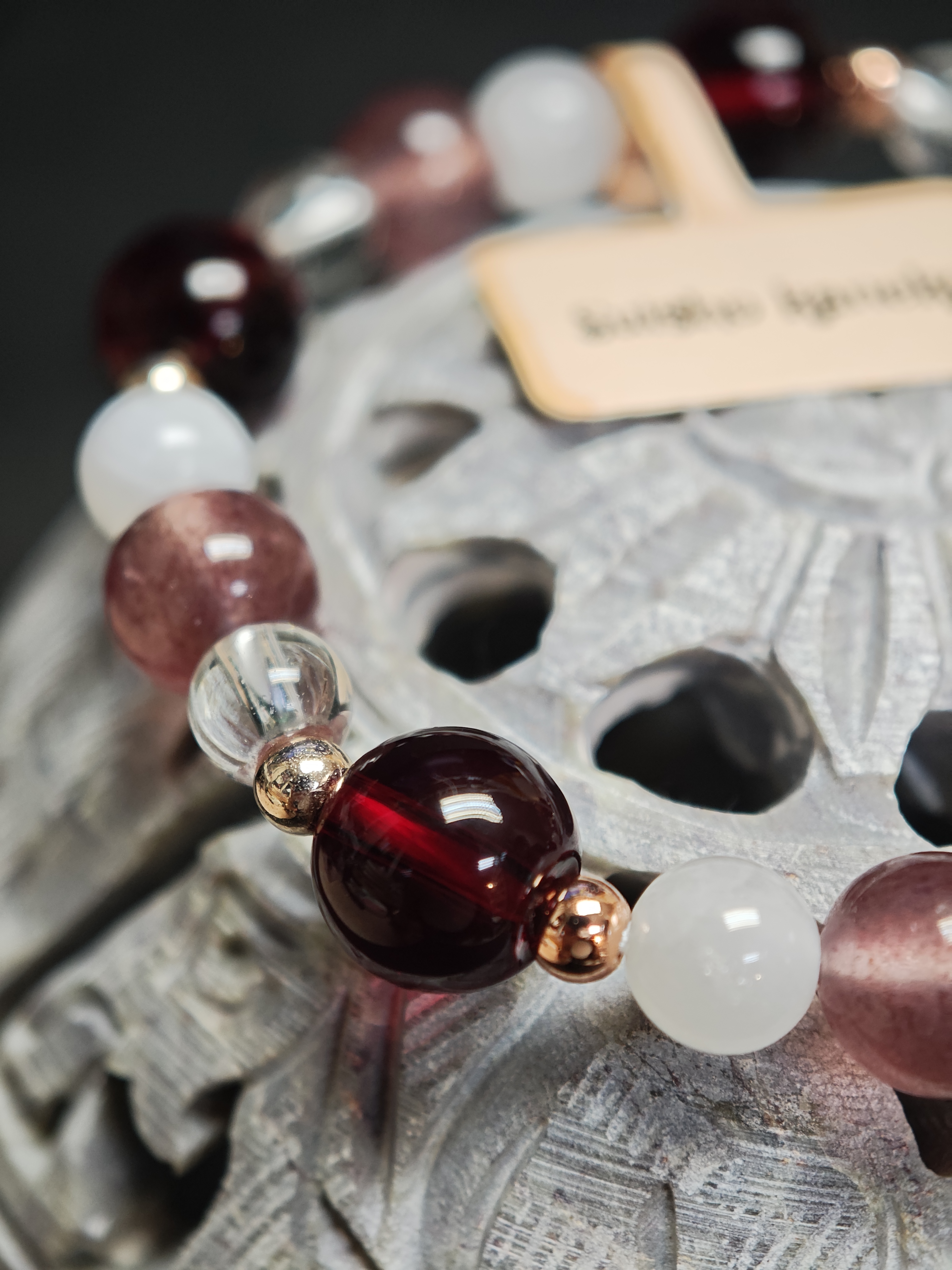 ✨新品DIY水晶手串😑✨♥️石榴石✨🌕月亮石✨❣️鴿血草莓晶功效✨⚪白水晶✨