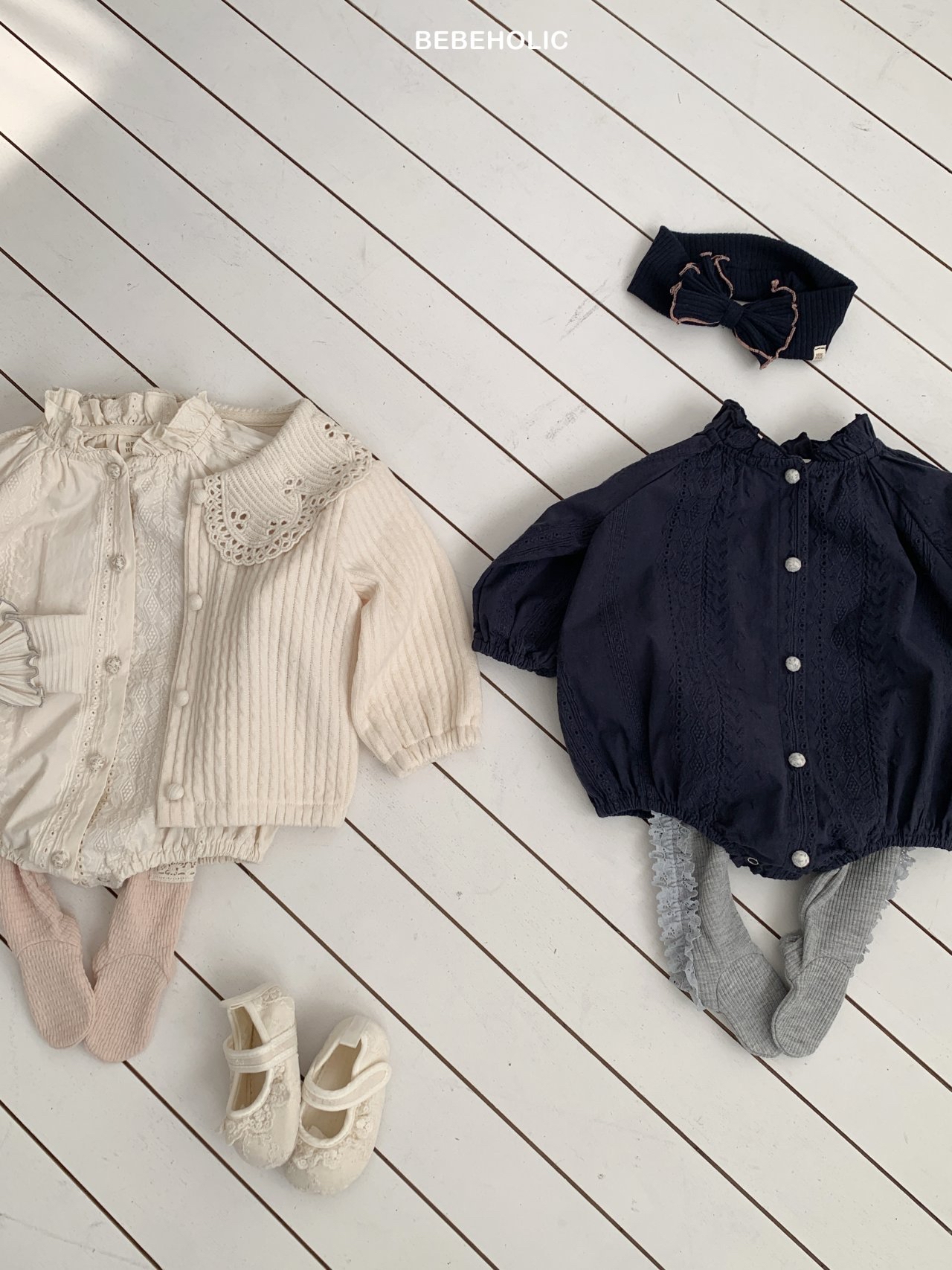 🌸預訂 韓國直送🌸🇰🇷BEBEHOLIC兩色提花刺繡花邊領長袖包屁衣