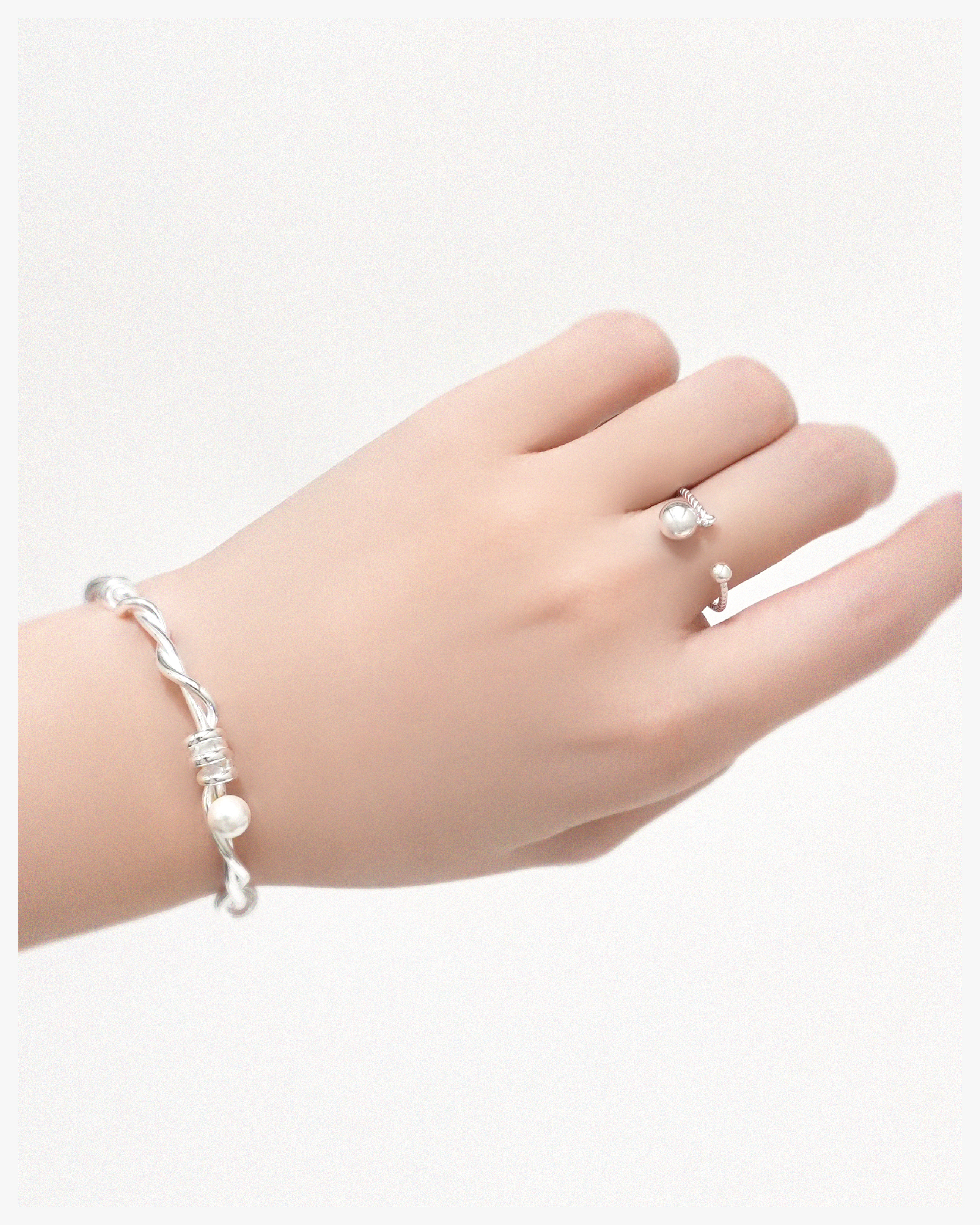 Soft Landing Dangle Ring