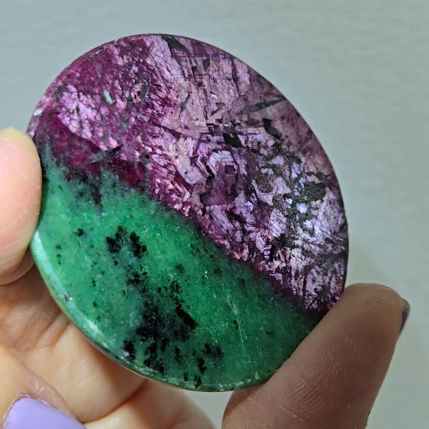 Ruby in zoisite cabochon with intense UV - RBY1