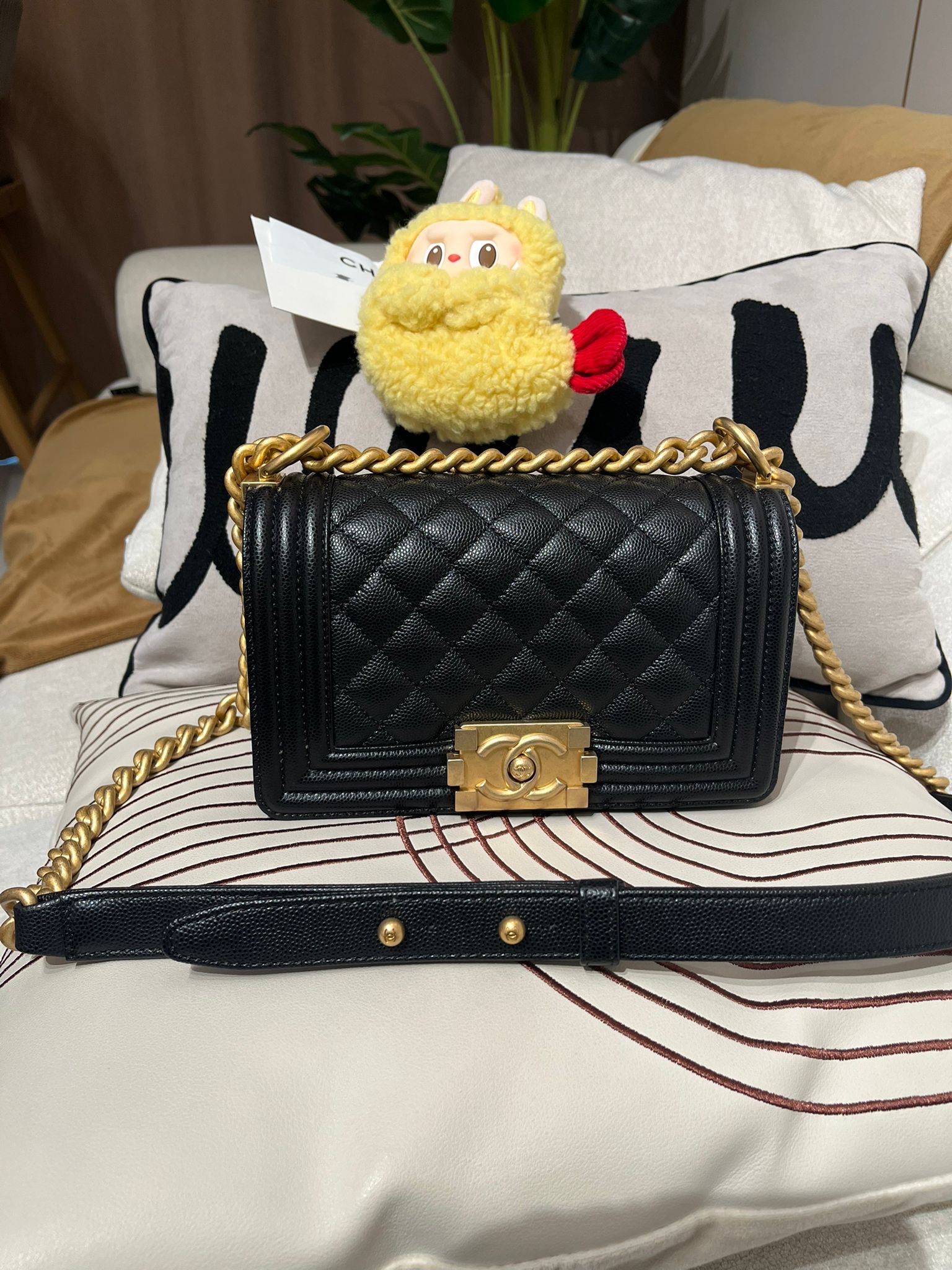 Chanel boy 20cm A67085 黑色魚子醬牛皮金扣 100%Authentic ,99%new ✅香港專門店收據✅晶片 ✅dust bag ✅box