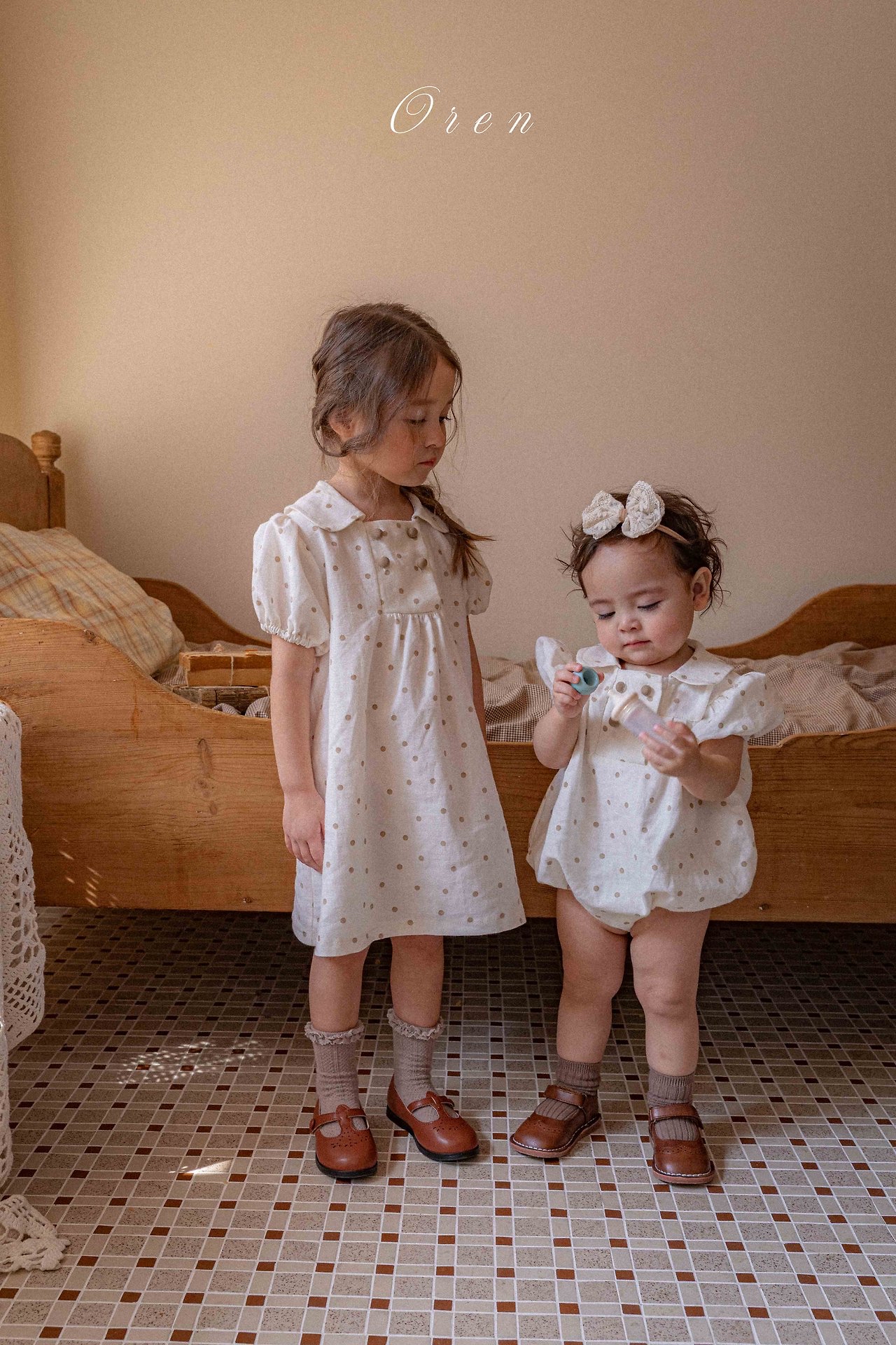 ☀️預訂 韓國直送☀️🇰🇷Oren 雙排鈕扣波點翻領亞麻混紡短袖包屁衣/連身裙/上下套裝