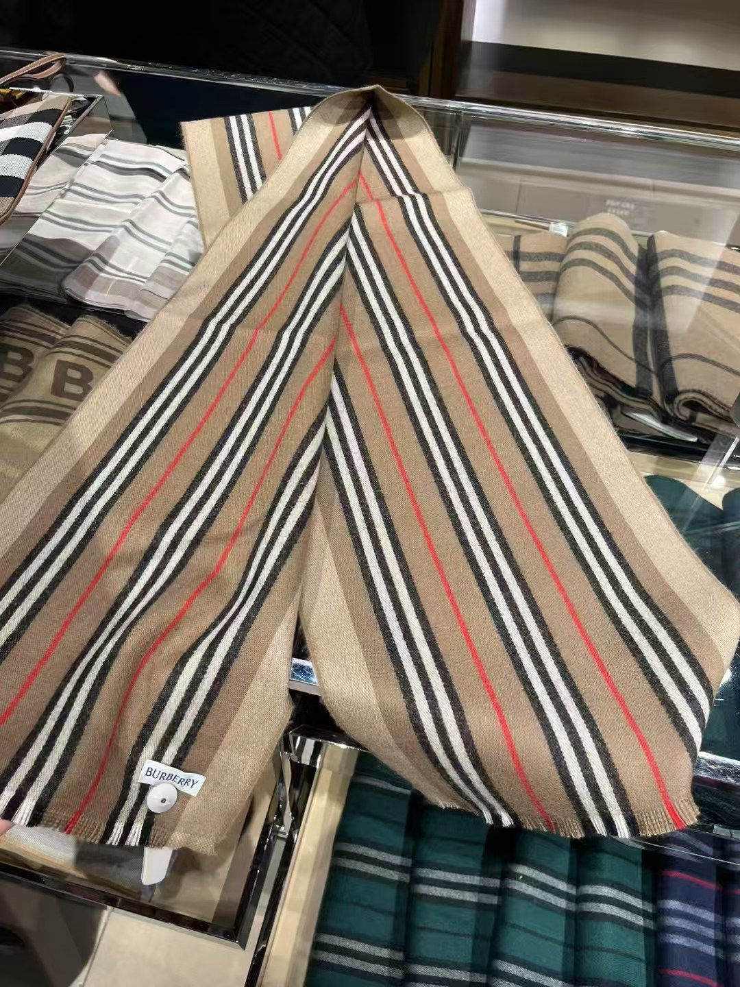 預購 Burberry🌈🌈折扣款 羊毛圍巾🧣all sale