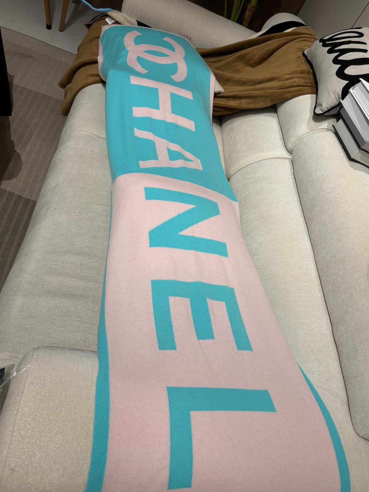 未使用品 Chanel cashmere scarf 披肩/圍巾 100%Authentic,unused✅box 