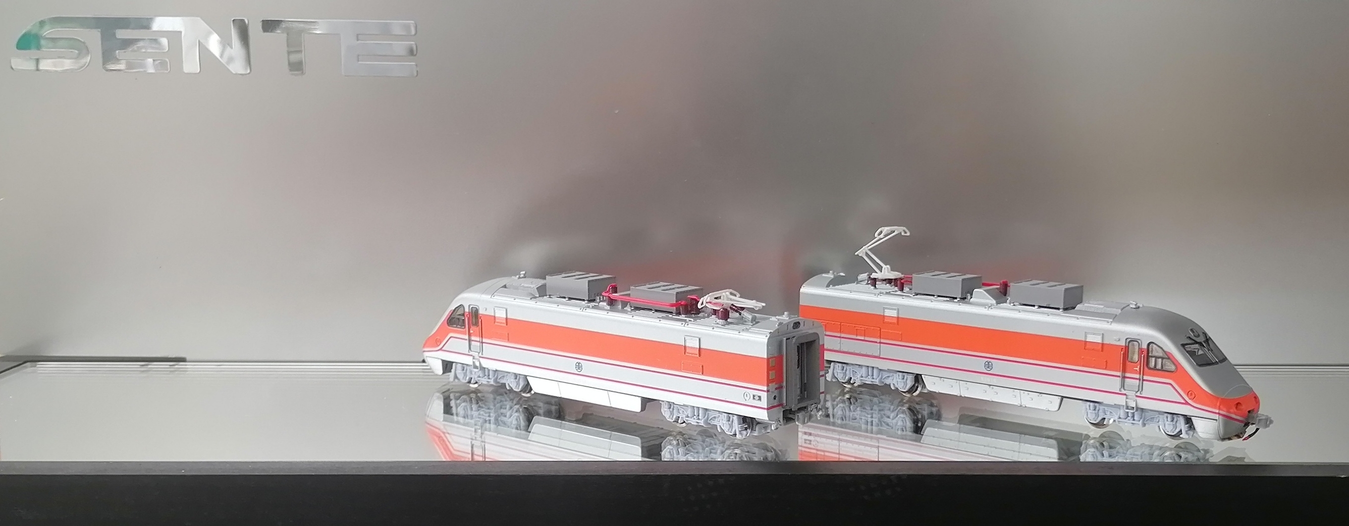 台鉄PP自強號列車 聲鐵雙車頭加四節車廂 N規