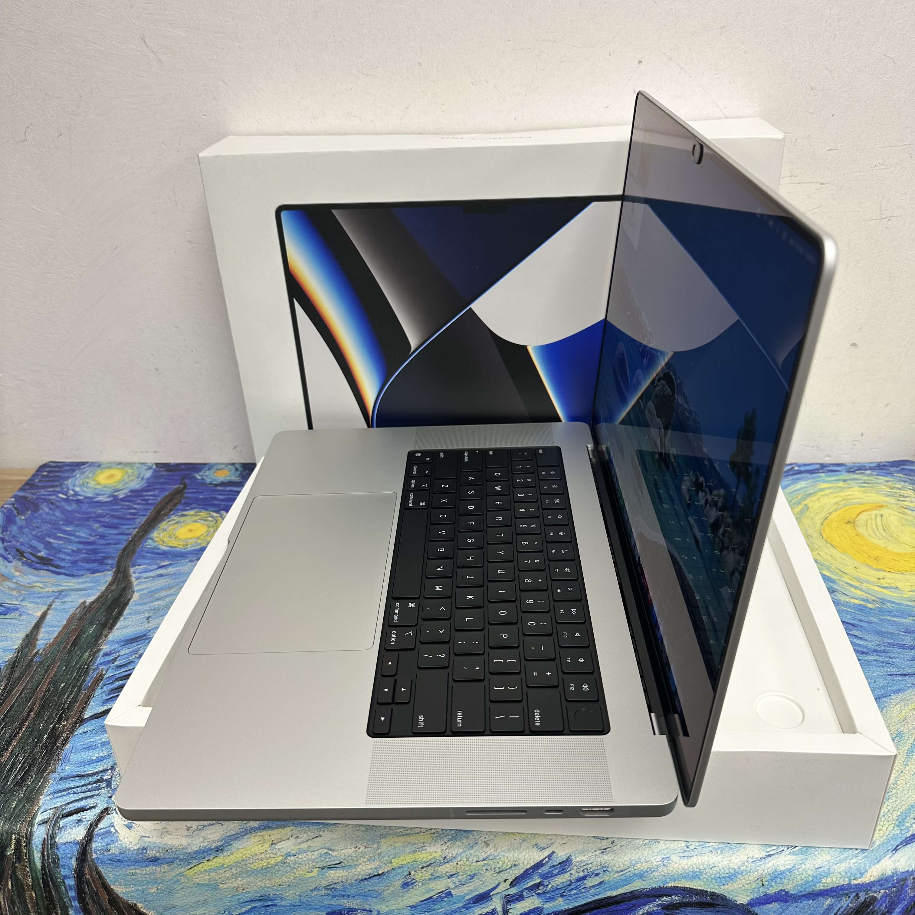 APPLE  MacBook Pro 2021/M1 Pro CPU/16GB Ram/512GB SSD/16核心GPU/10核心 CPU/Liquid Retina XDR Mon/16寸/銀色 / Gaming Laptop / Notebook / Laptop / PC / Movie / Netflix / Premium /