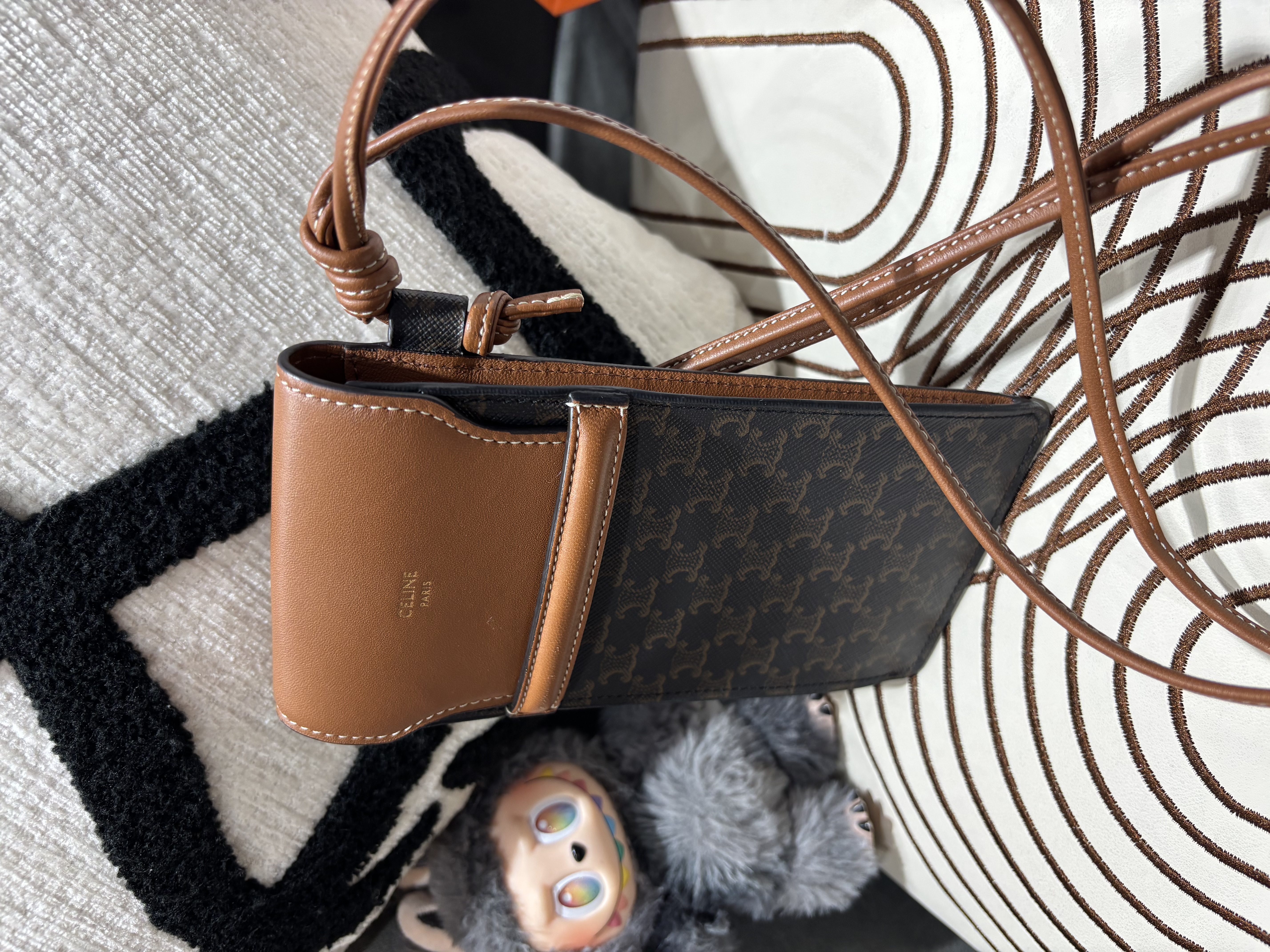 Celine triomphe Phone Crossbody Bag 100%Authentic, 95%new 