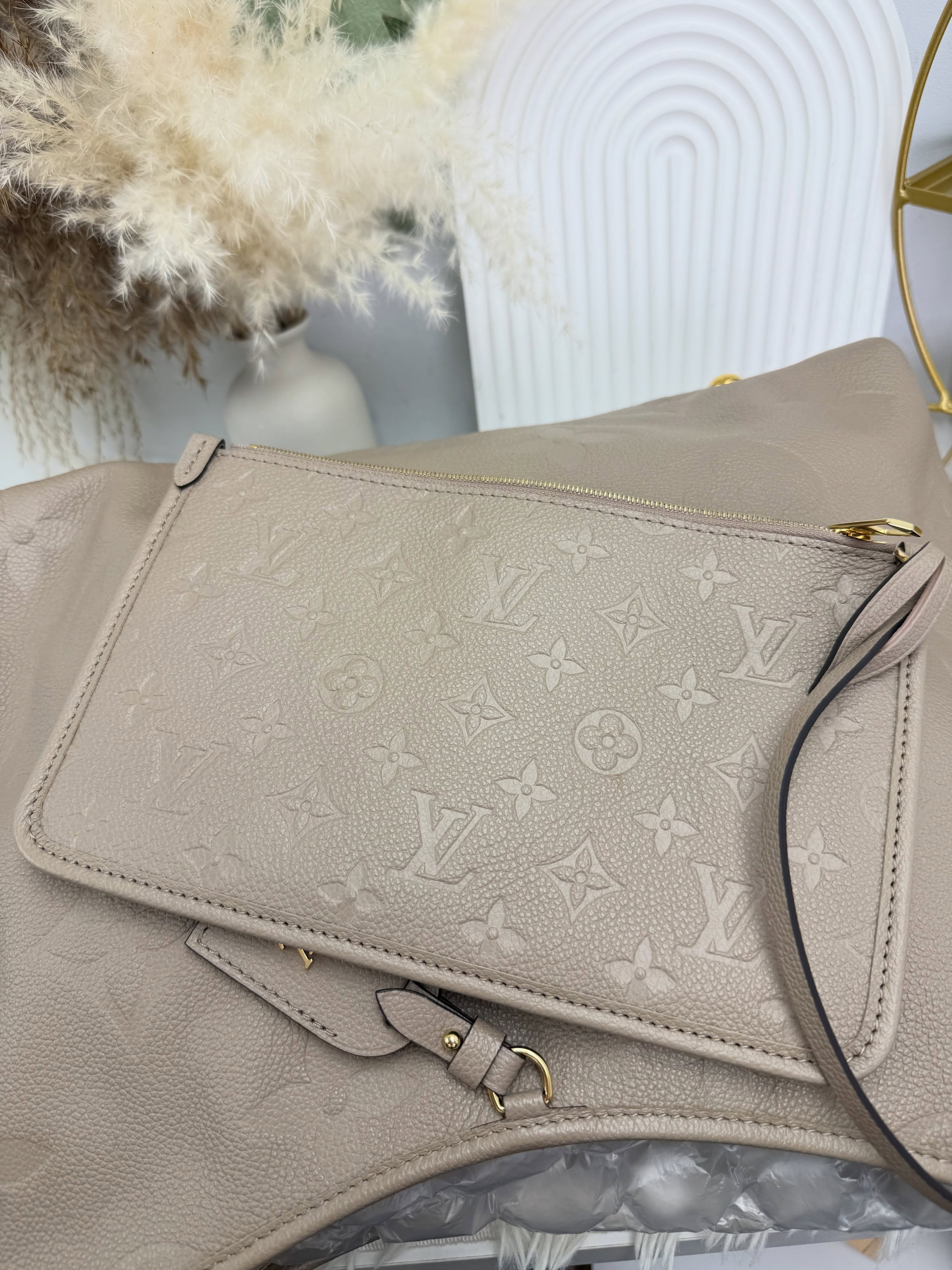 LV💼PRE OWNED 🛍️Carryall大象灰 大size 晶片款 有塵袋 🖤