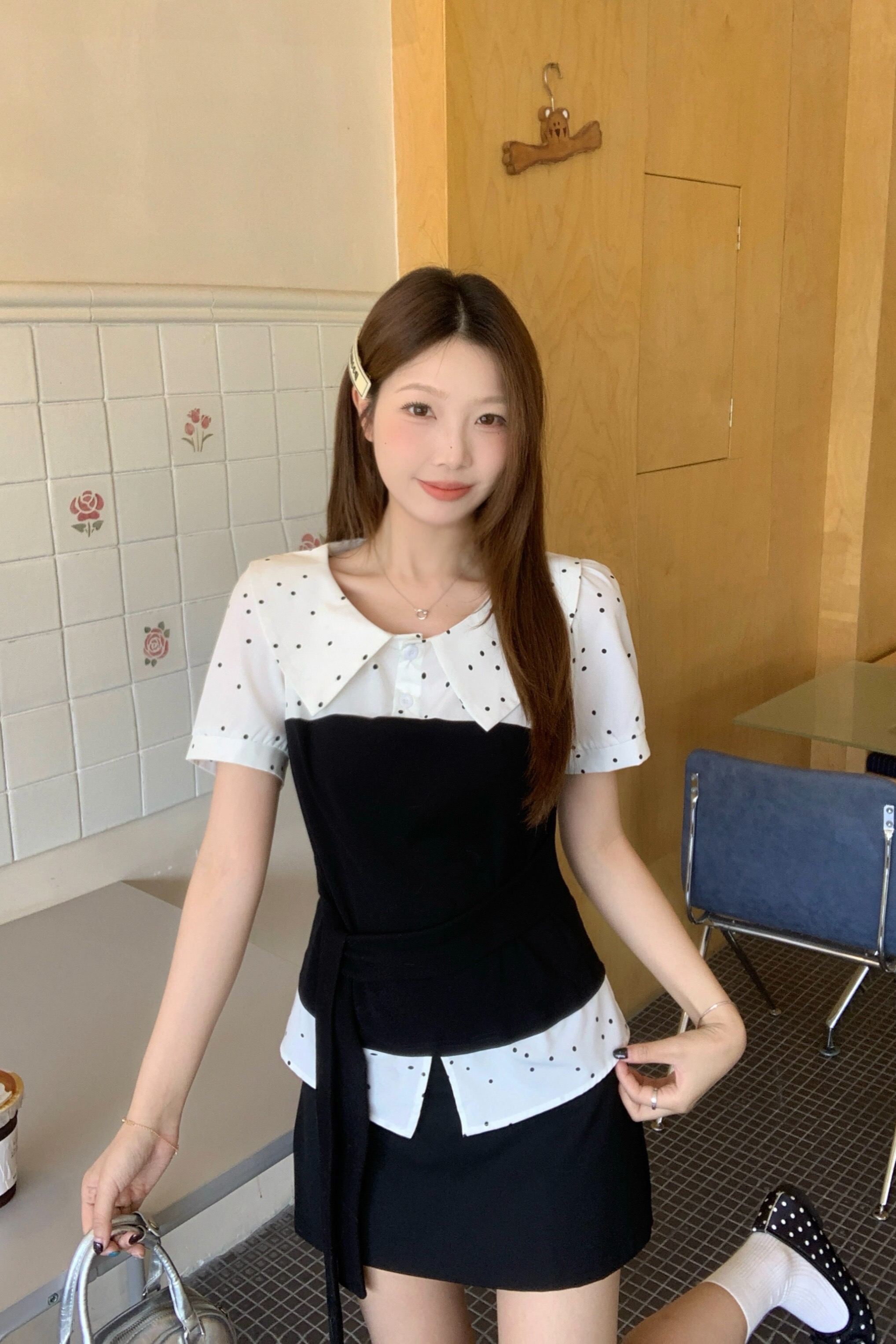 B196(80835) 韩版气质假两件白波点娃娃领肩袖拼腰黑绑带上衣 