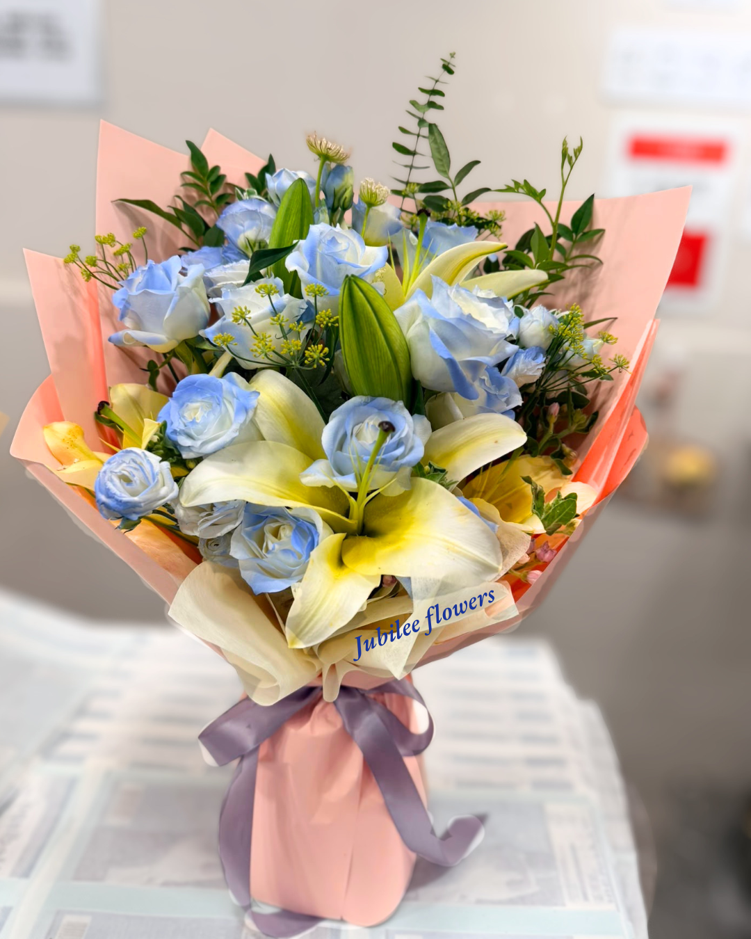 黃百合 · 玫瑰花束