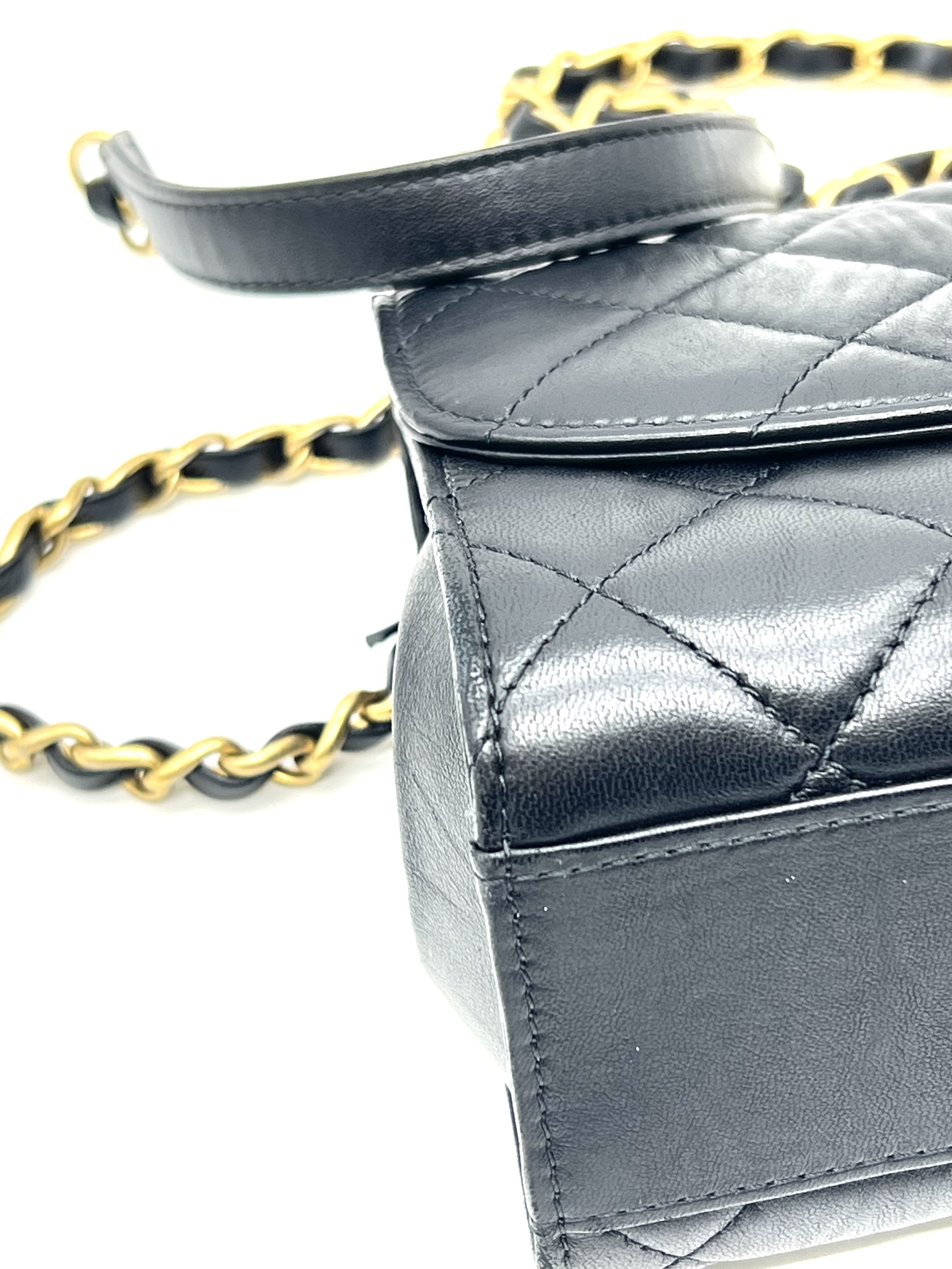 Pre-Owned CHANEL Quilted Wrapped CC Top Handle Bag / Product Code: 26041508