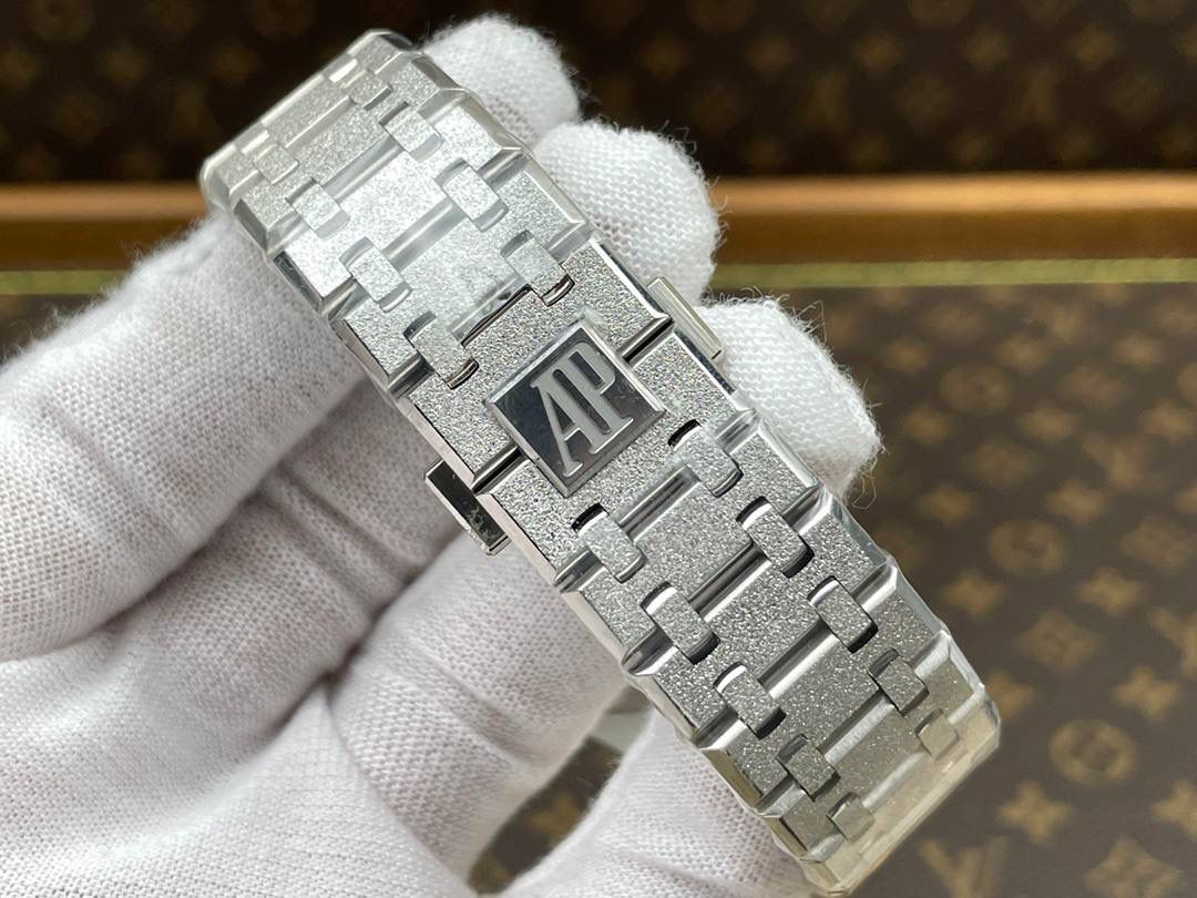 爱彼皇家橡树系列满天星腕表