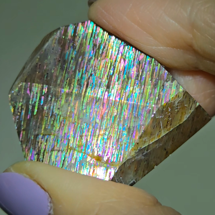 Rainbow meteor shower sunstone - SM75