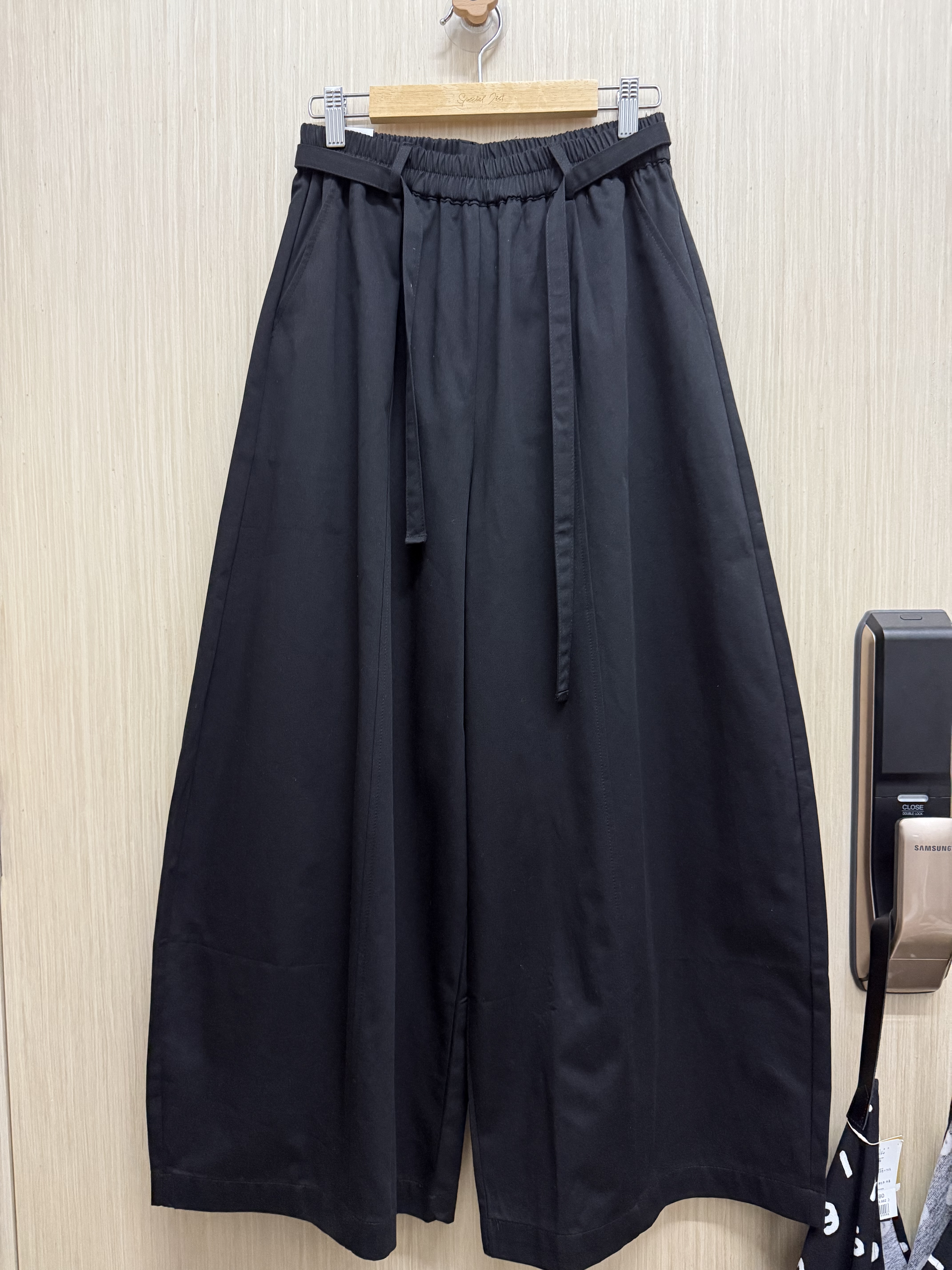 繭型闊腳褲(連𝐛𝐞𝐥𝐭)