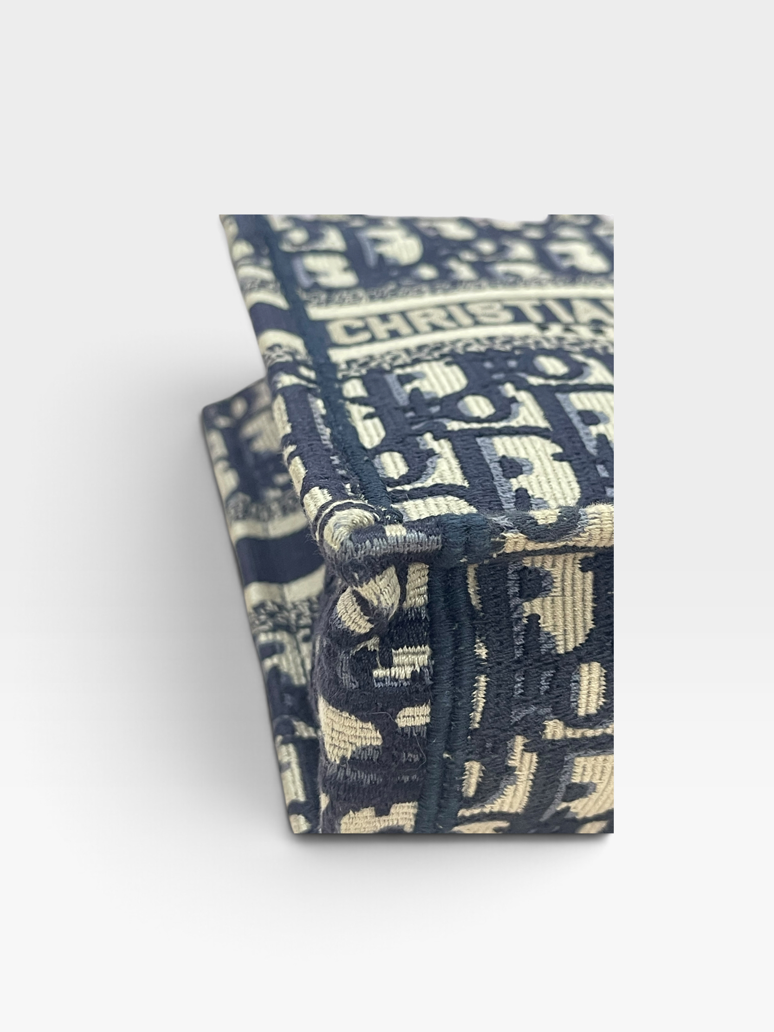 Pre-Owned DIOR Mini Book Tote Phone Bag / Product Code: 100104