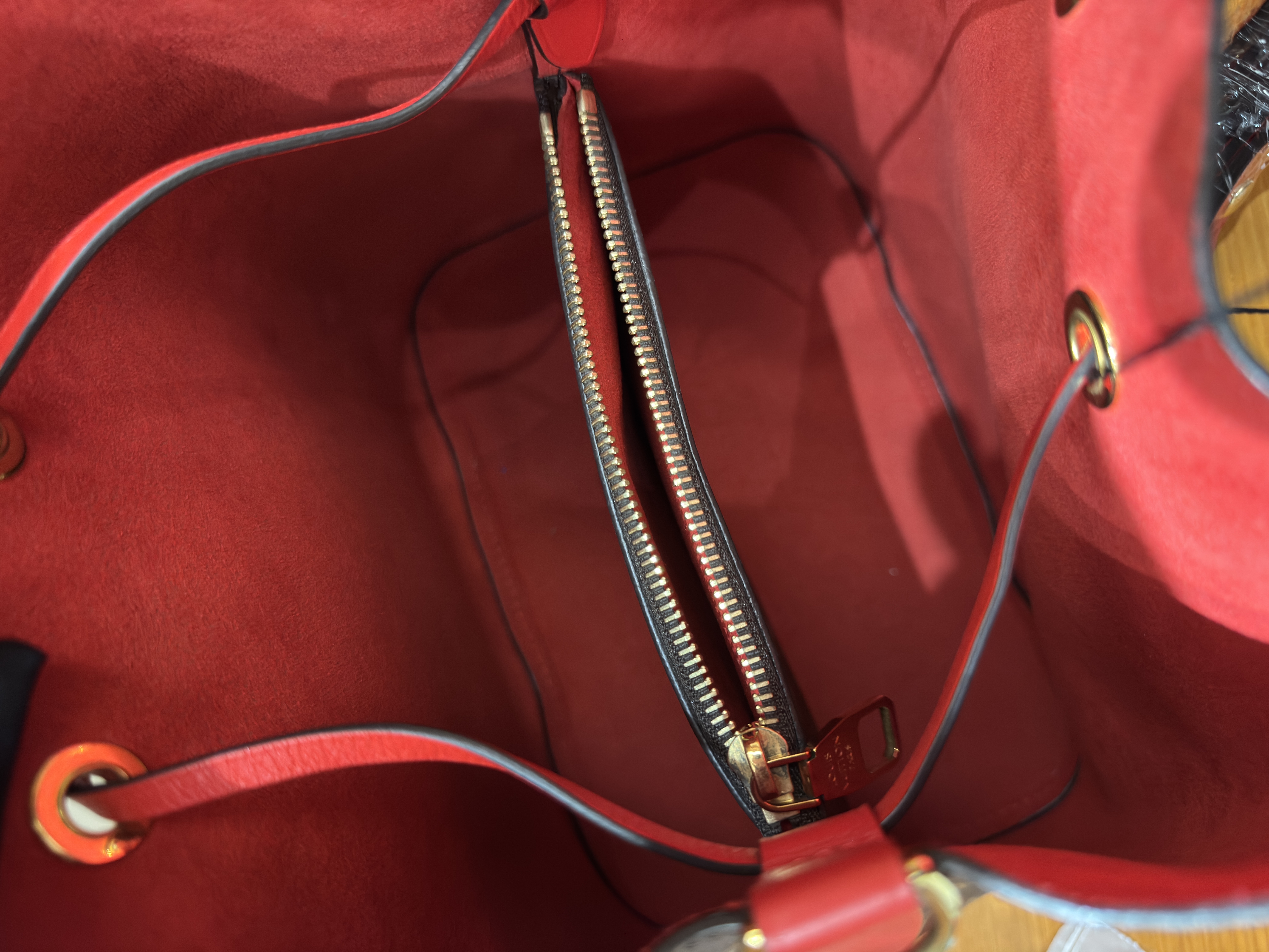 直播貨品 |  [1個-$100 2個-$300］HH23