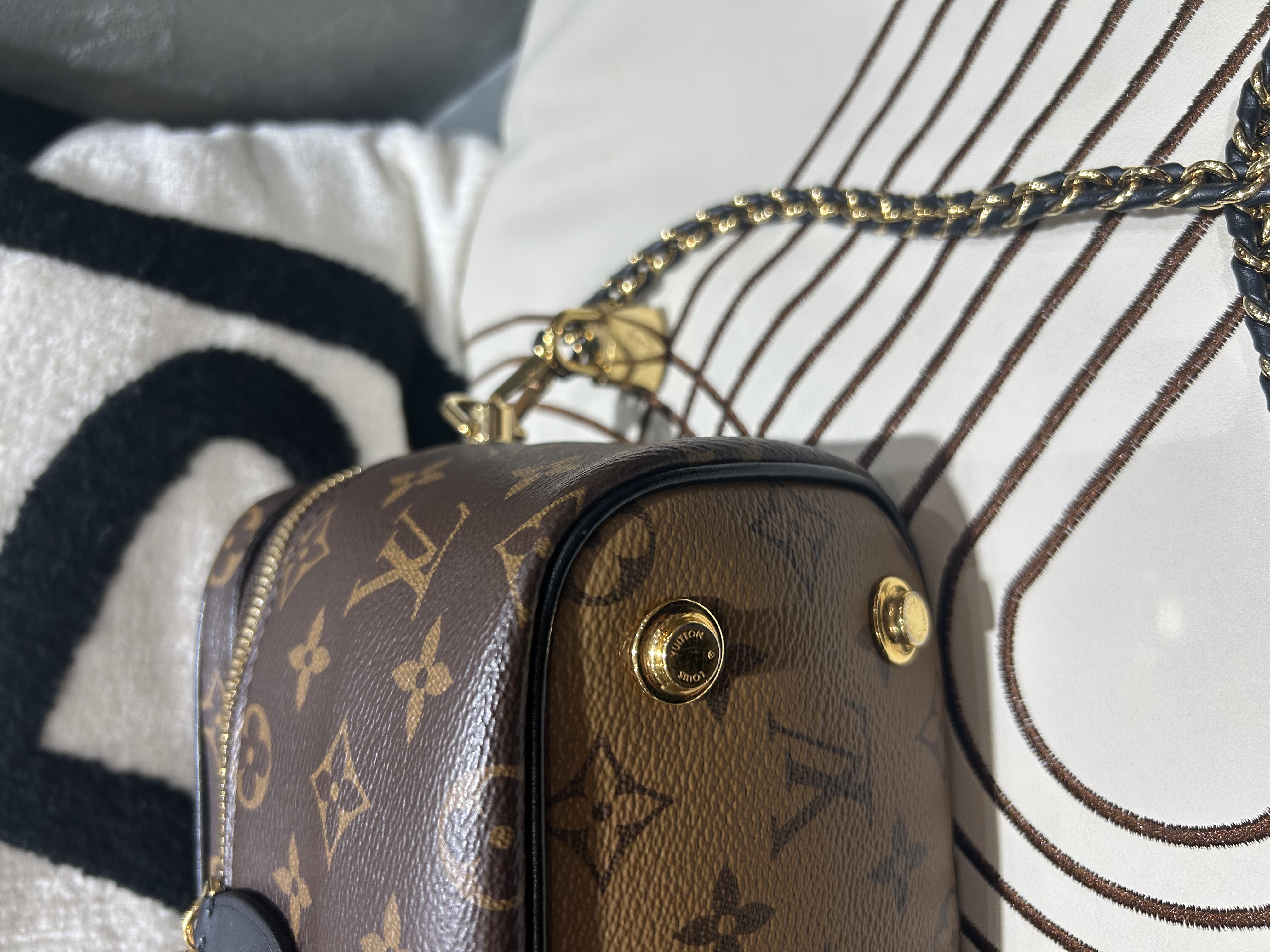 Lv Vanity PM Vanity Case M45165, Monogram Reverse 100%Authentic,92%new  ✅key lock ✅dust bag  