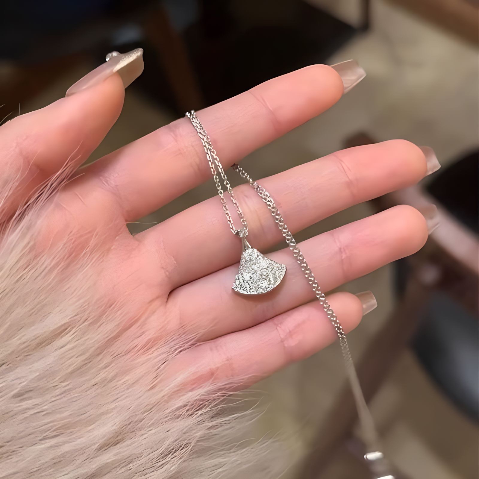 闪闪小扇子项链