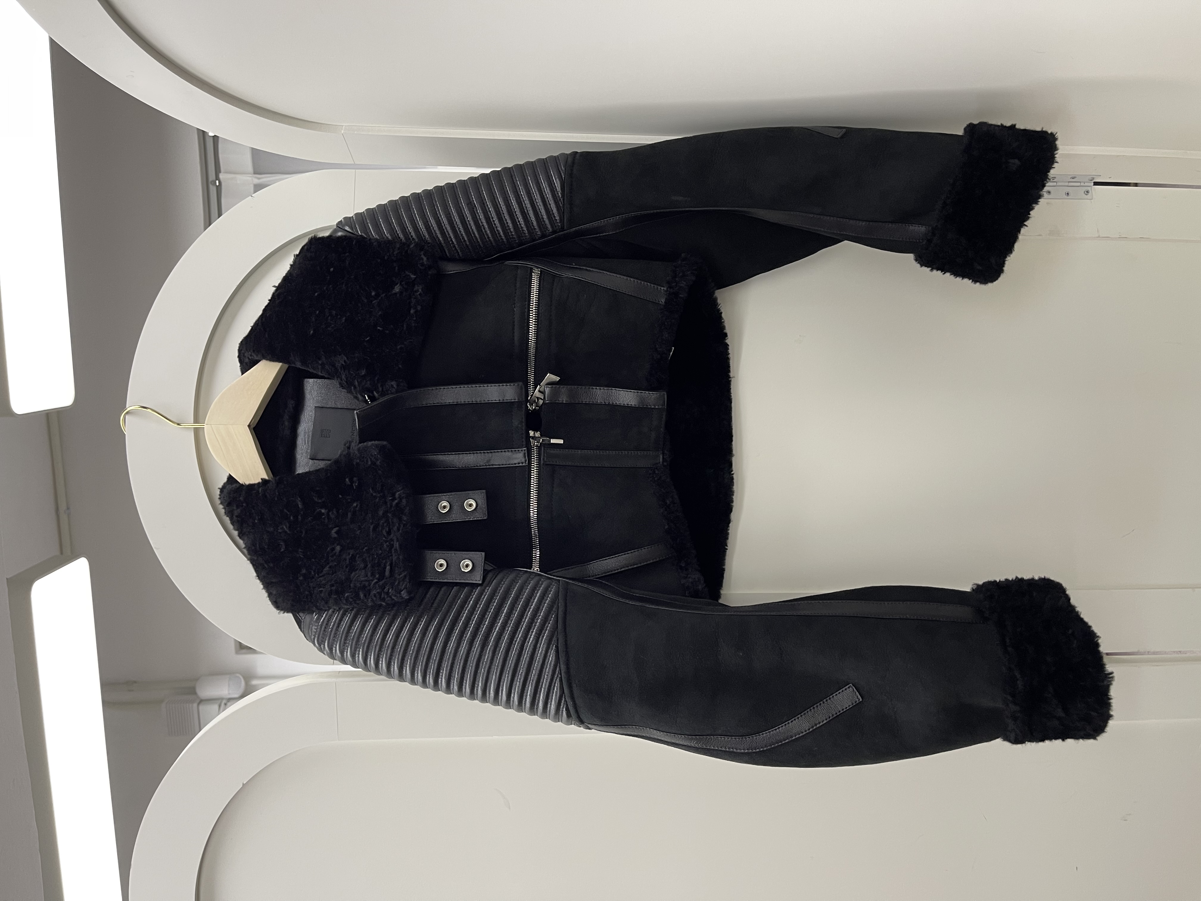 Pre-owned Givenchy jacket/ Product Code: 26012606