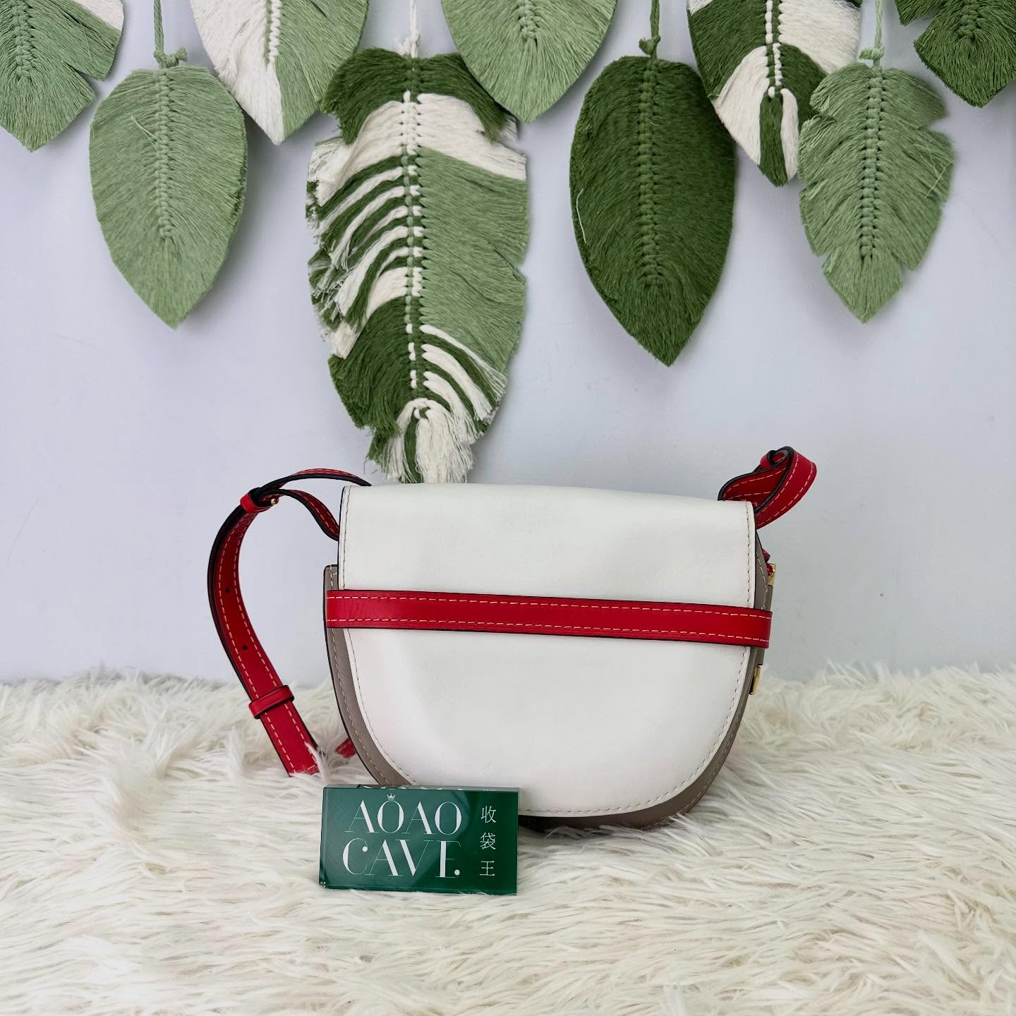 LOEWE 🤍PRE OWNED 白色拼紅色金扣 Gate Small Size 單肩斜肩包❤️