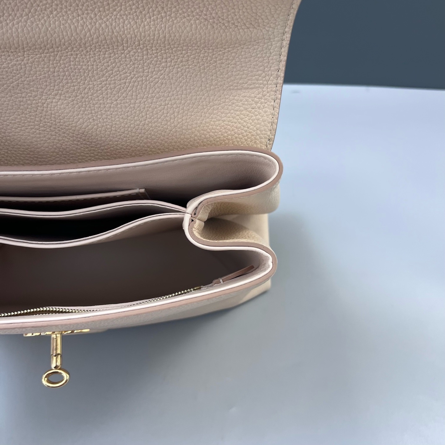 【預訂貨品】LV rose des vents奶白色斜孭袋