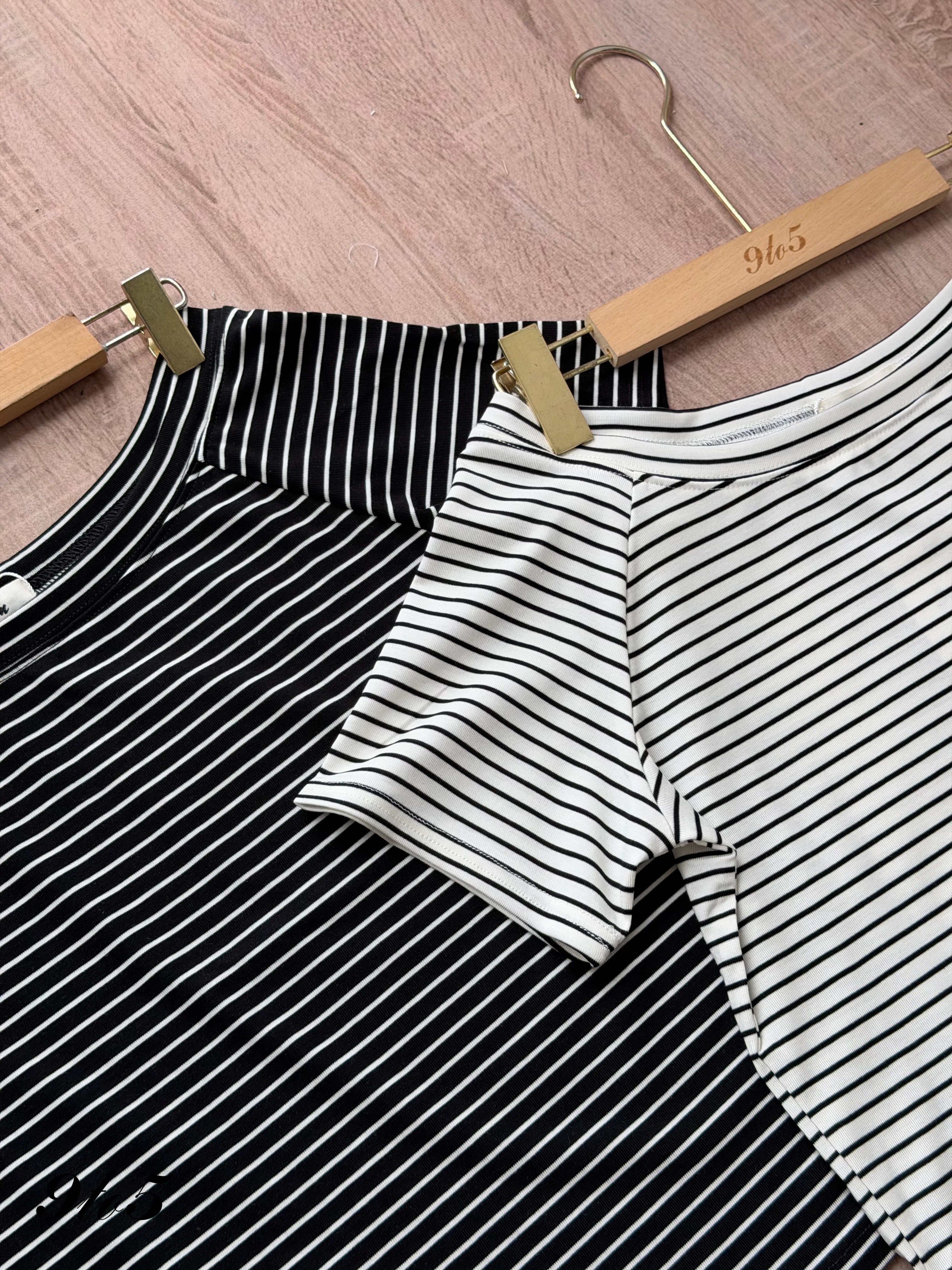 T4468 Boat Neck Striped Top - Black & White