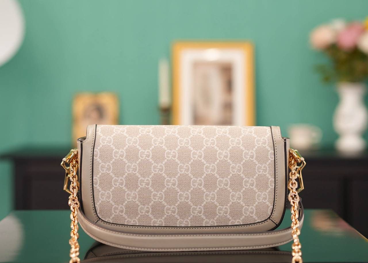 Gucci Horsebit 1955 Shoulder Bag in Beige and White