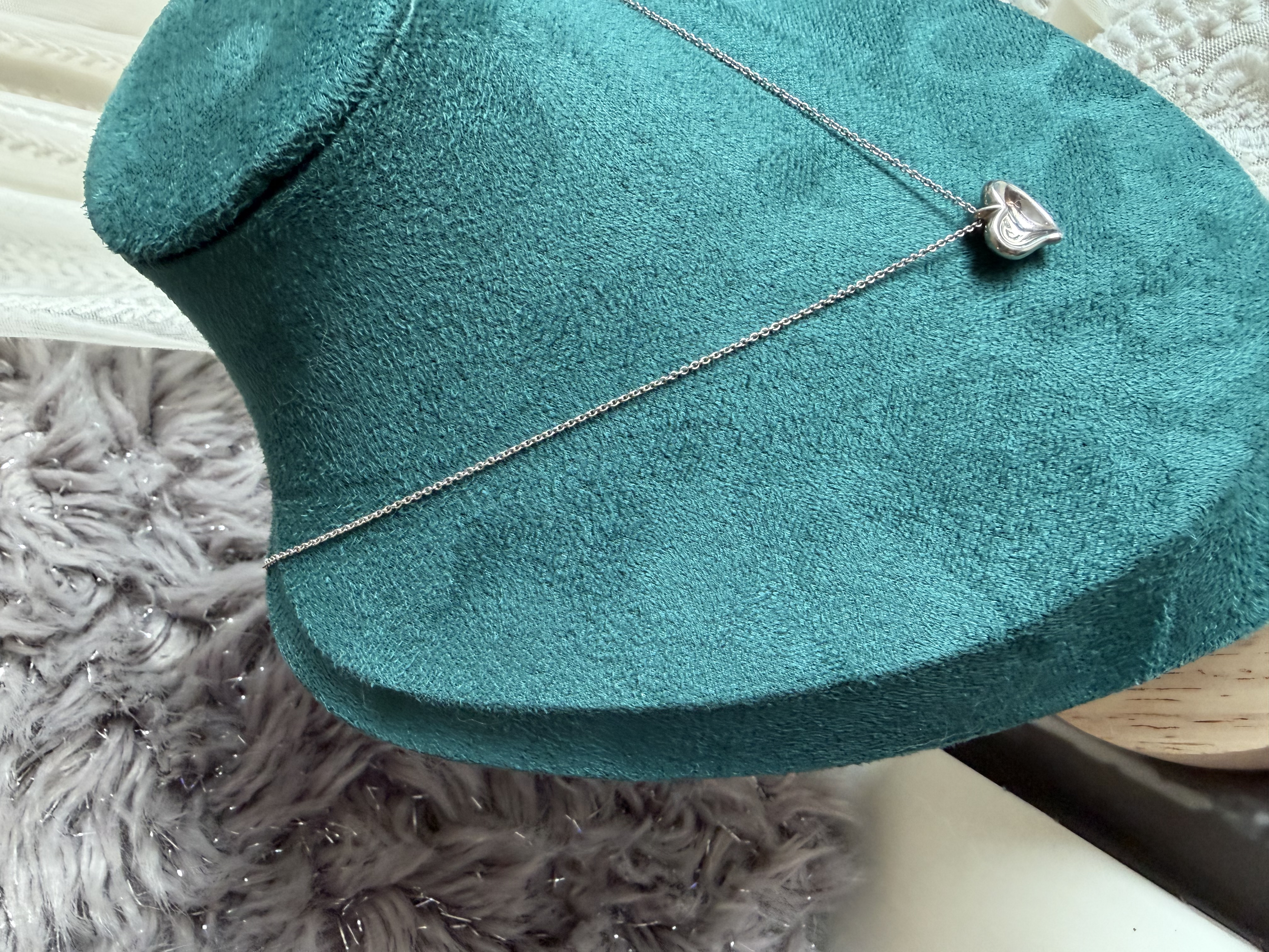 Tiffany & Co. Elsa Peretti Carved Heart 925 silver Necklace