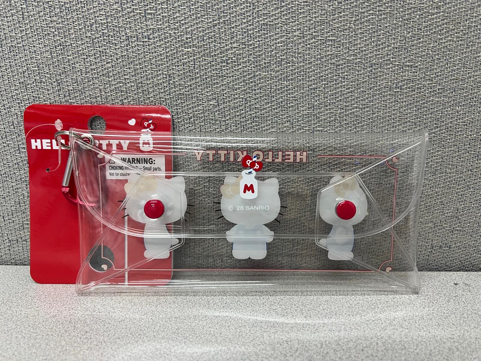 🎌日本直送🎌Sanrio 卡通 心形爬山扣連透明萬用袋