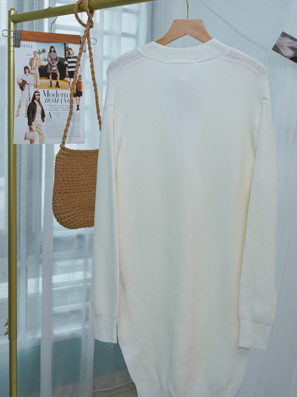 Cream White V-Neck Relaxed Fit Knit Cardigan ‖ 奶油白V领宽松针织开衫 KR0134112