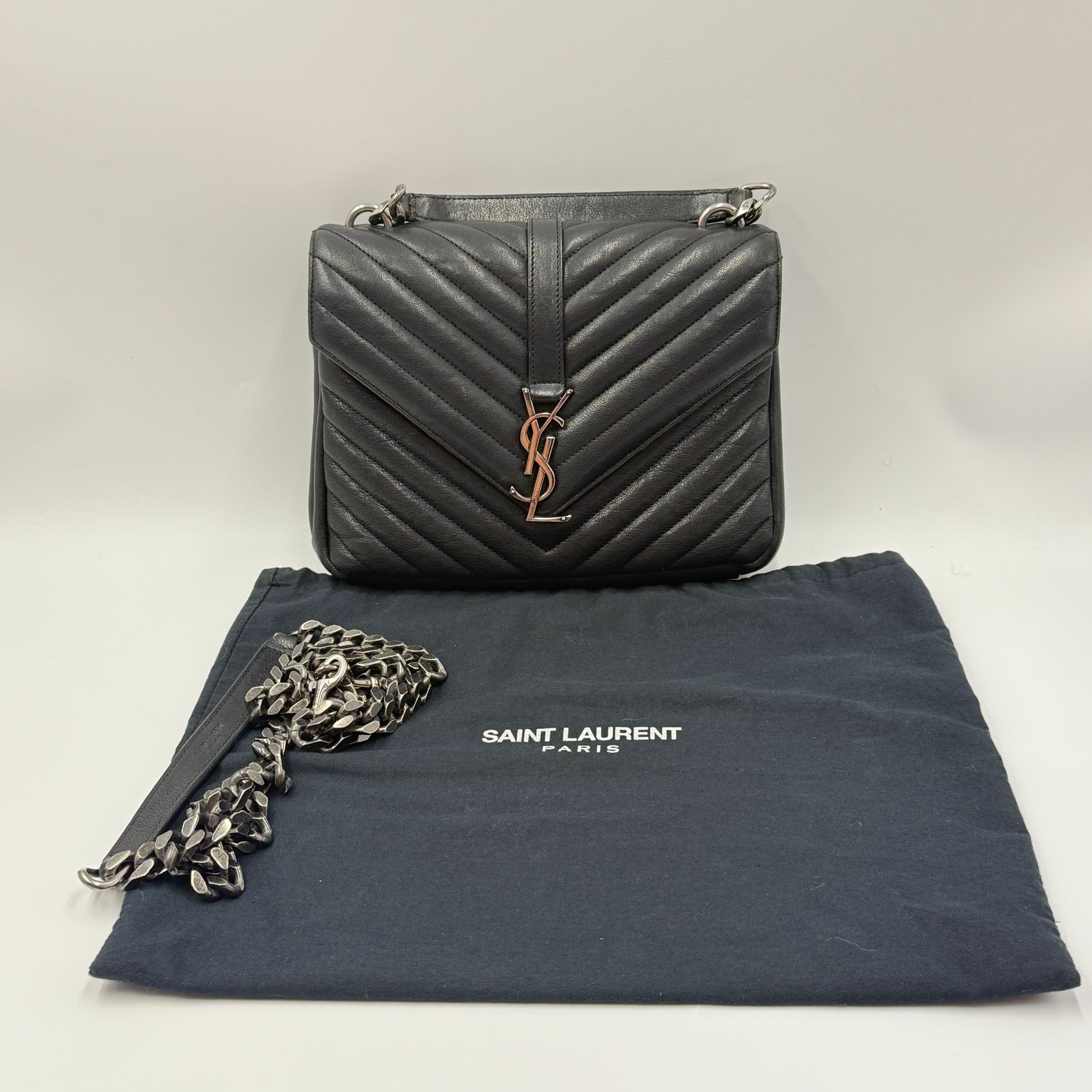YSL 信封袋  V紋黑色銀扣牛皮 字母logo V紋設計