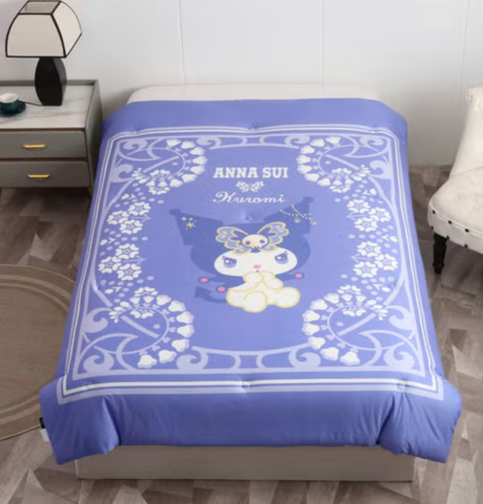 （約2月中至3月尾到貨）🇹🇼台灣超商限定ANNA SUI× Sanrio 跨界聯名系列 石墨烯針纖暖被150x200cm加長尺寸 💕