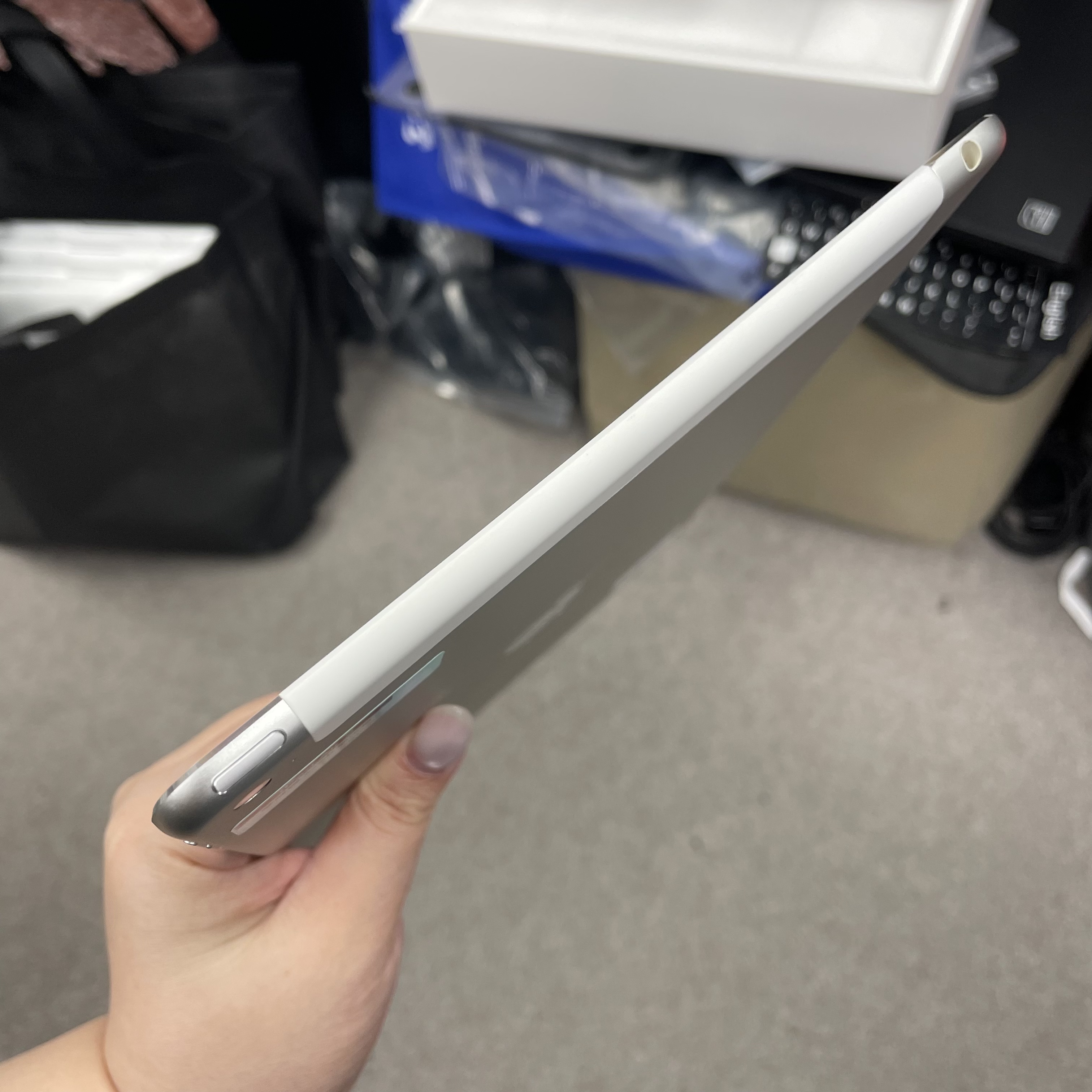 *D01592 iPad Air 2 勁靚機 64GB 插卡版 銀色 sliver