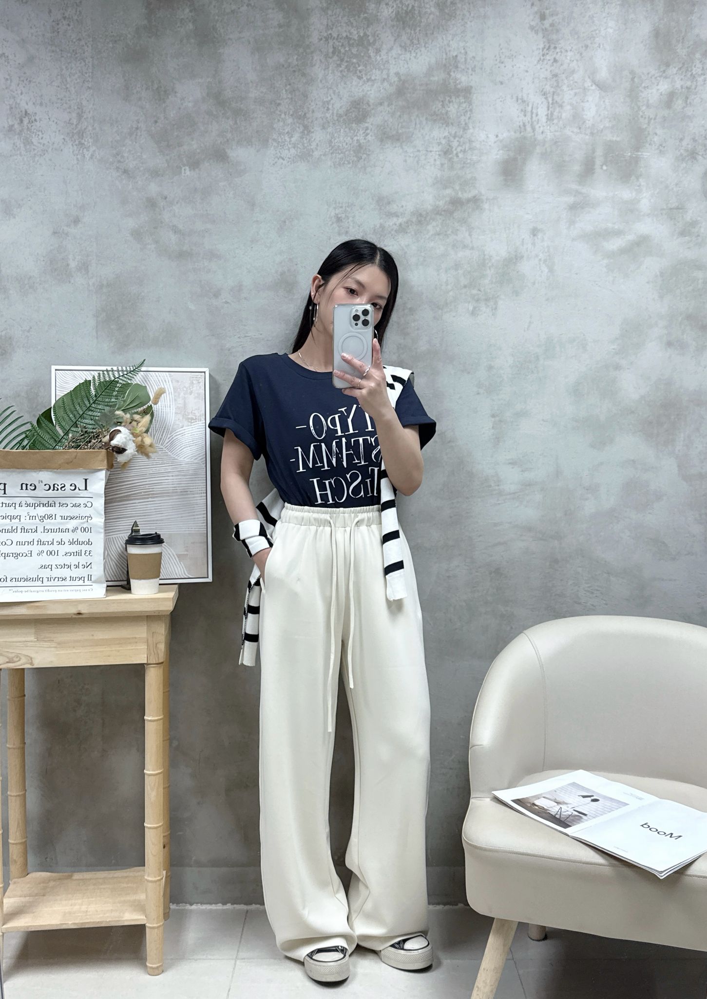 B08 褶袖英文字Tee