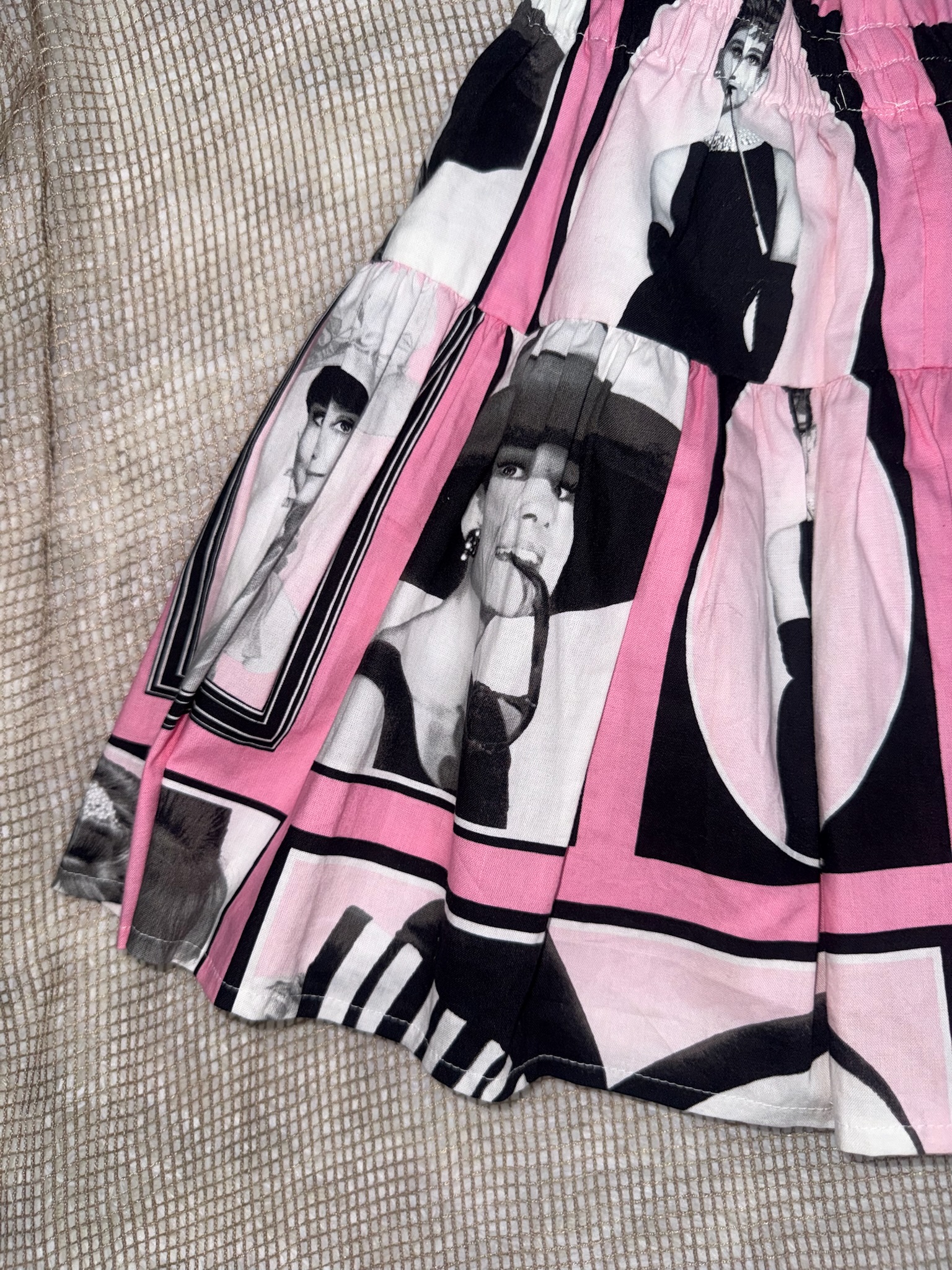 Retro Audrey Hepburn Graphic Print Mini Skirt