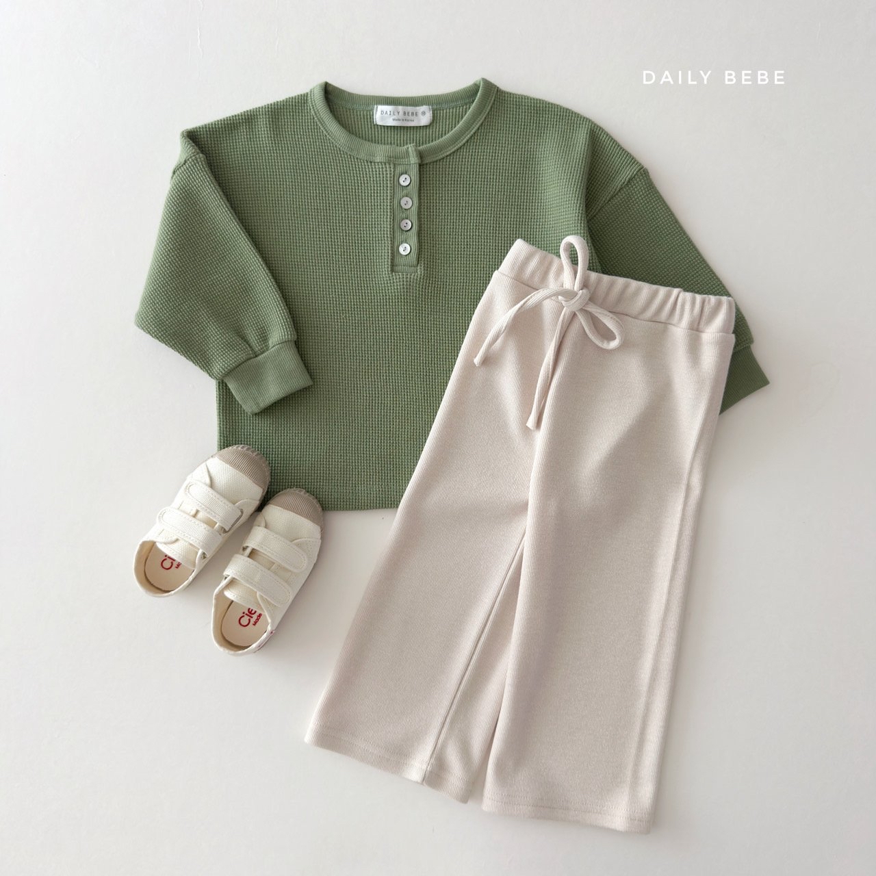 Dailybebe | Waffle Henley Neck Tee