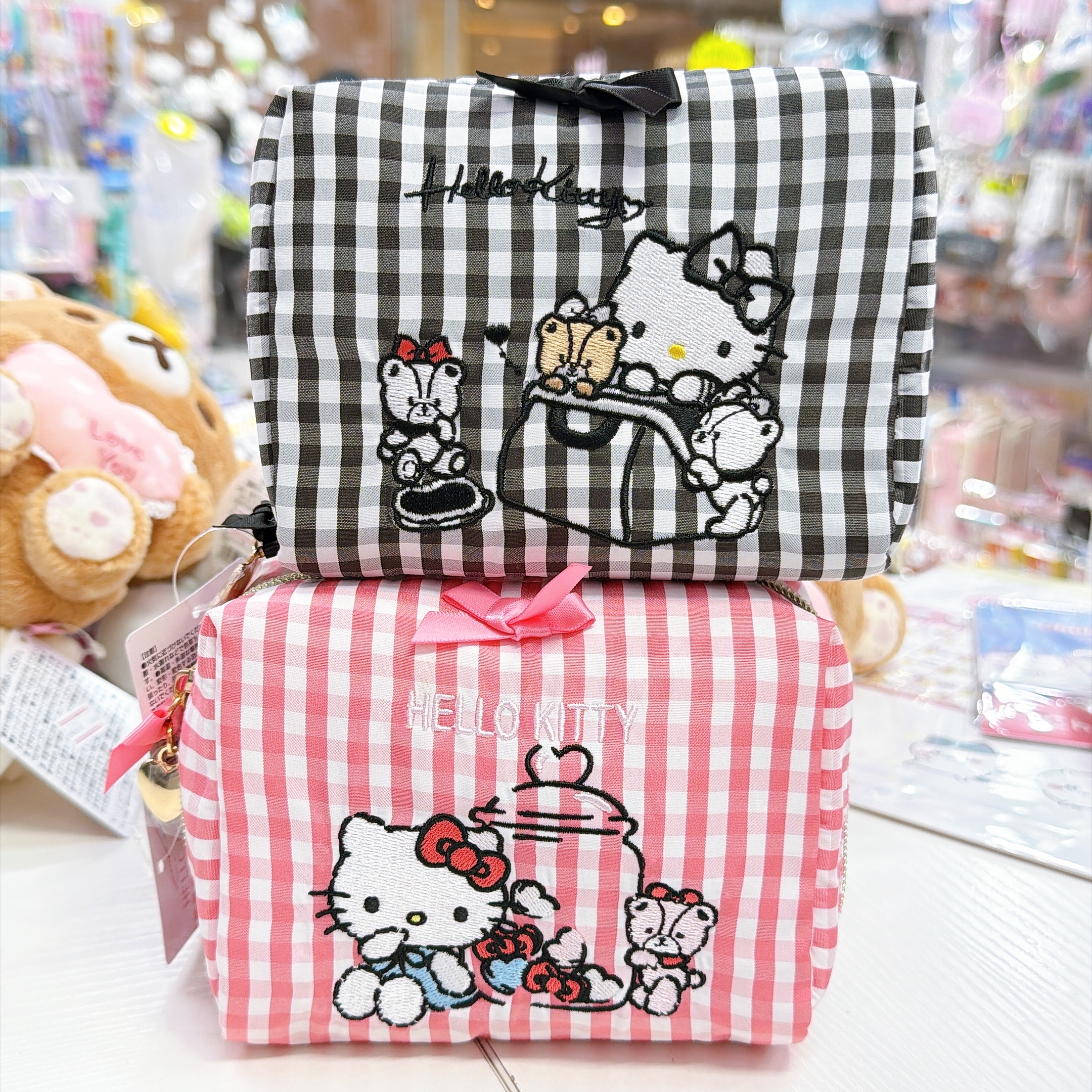 日本直送Hello Kitty化妝袋