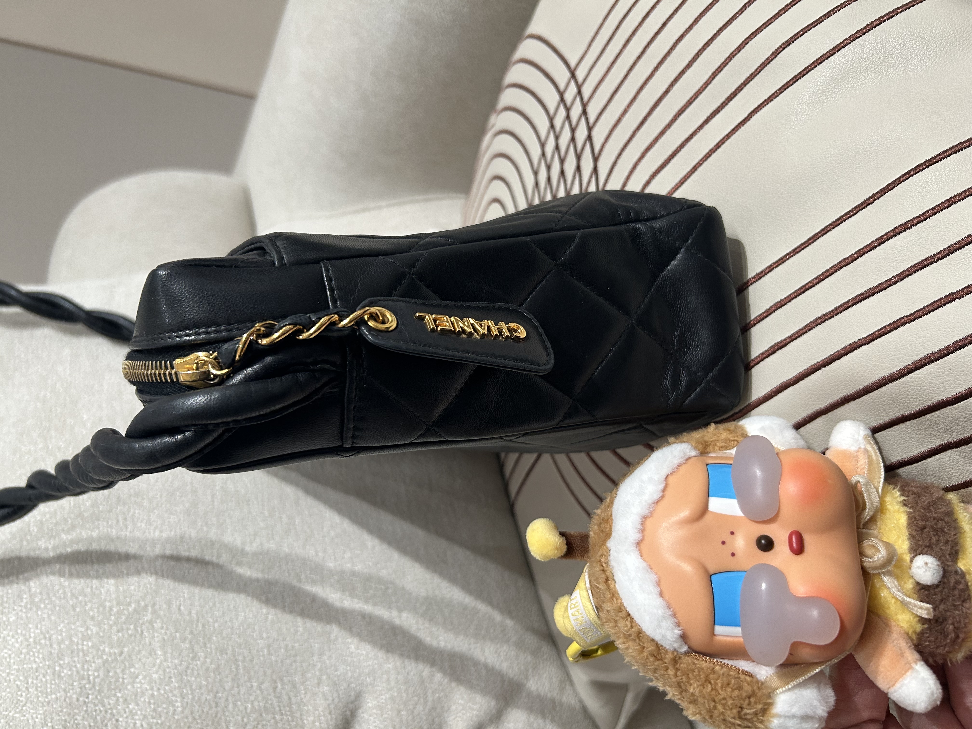 Chanel Vintage Shoulder bag 100%Authentic, 95%New ✅4card✅Dust bag