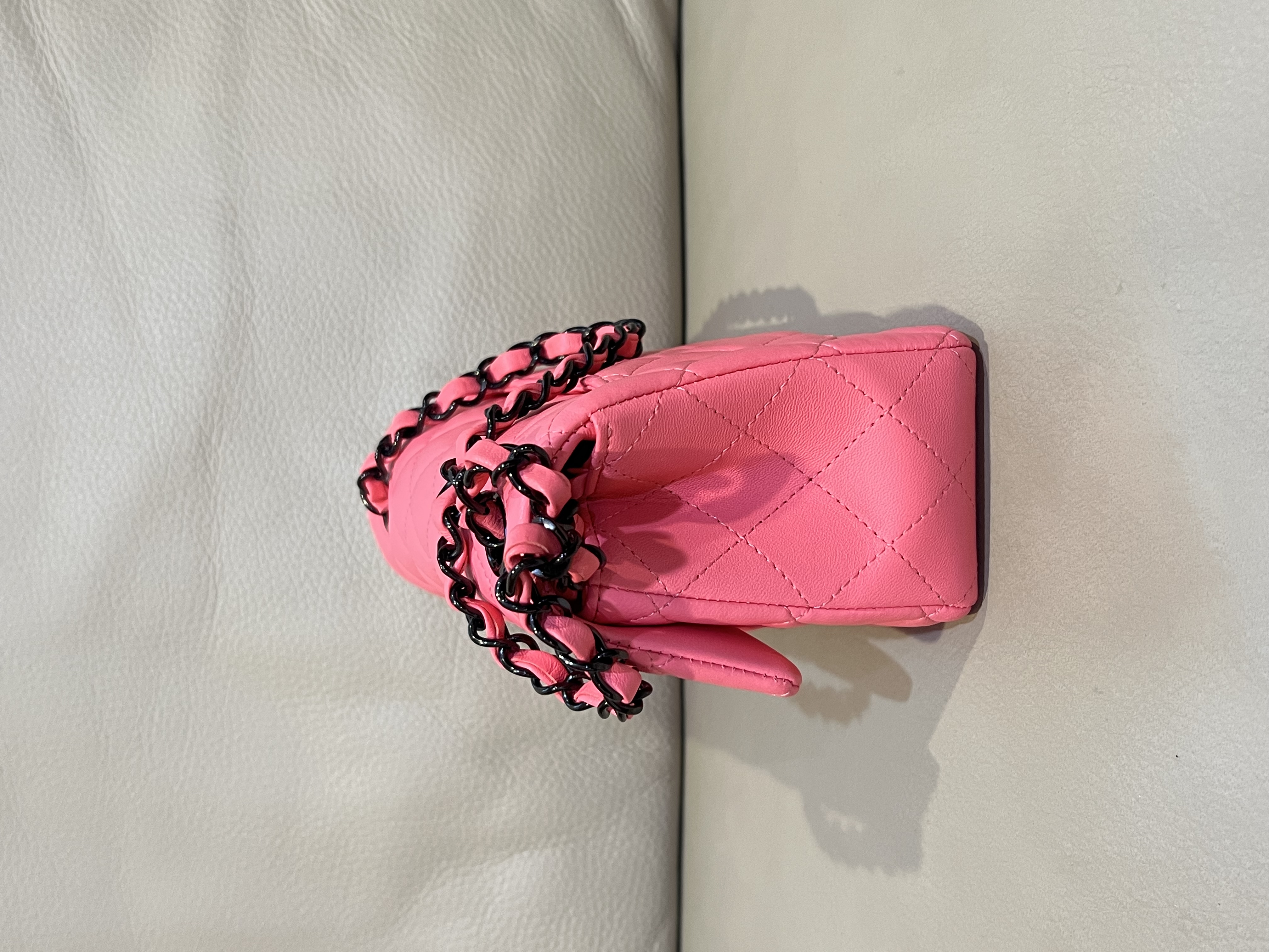 Pre-Owned CHANEL Mini Matelassé / Product Code: 26041659