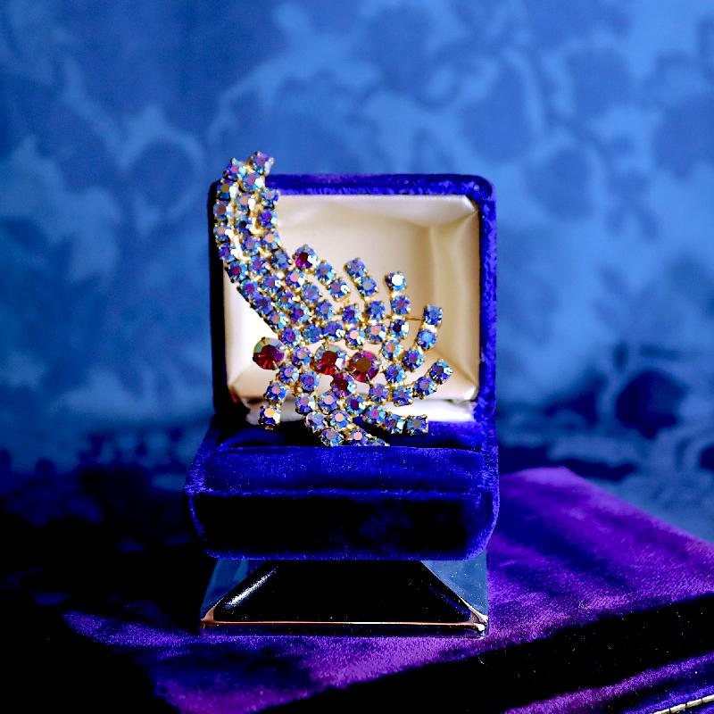 Vintage C.a. 1950s Blue Aurora Borealis & Red Rhinestone "Shooting" Star Shape Brooch(MT1565)