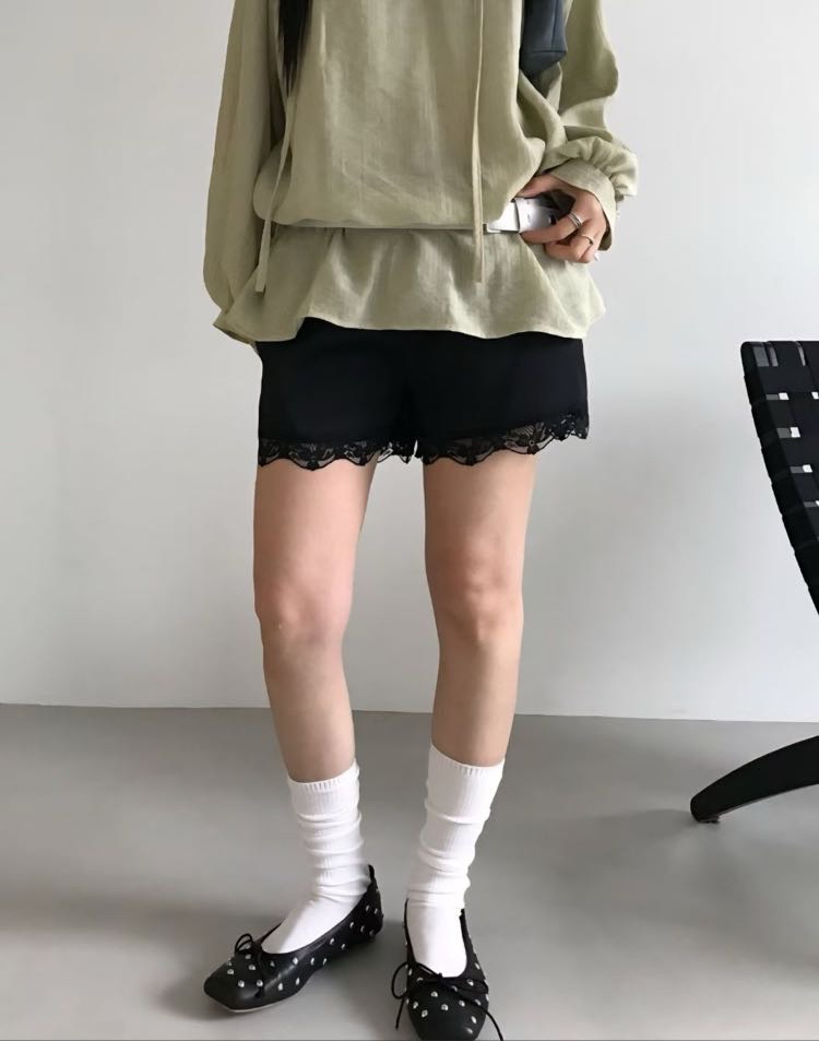 221235 滑料Lace邊短褲