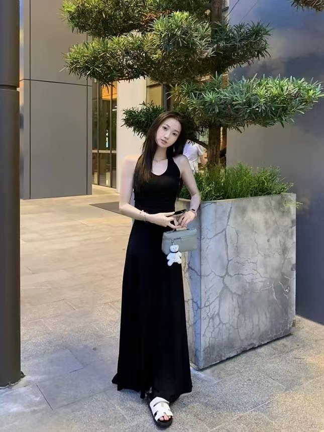 4373 气质慵懒挂脖套装三件套