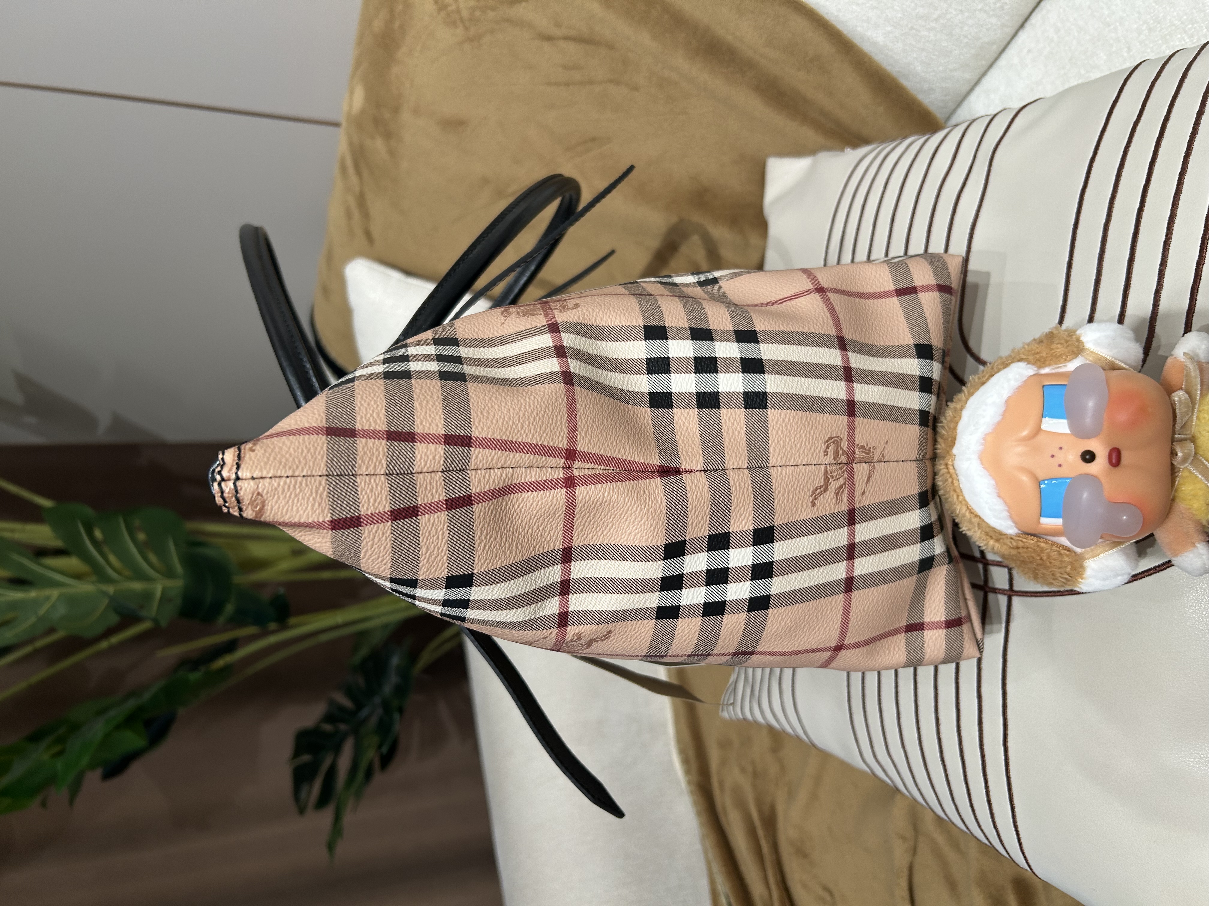 Burberry Tote Bag 100%Authentic, Unused ✅Tag✅Dust bag